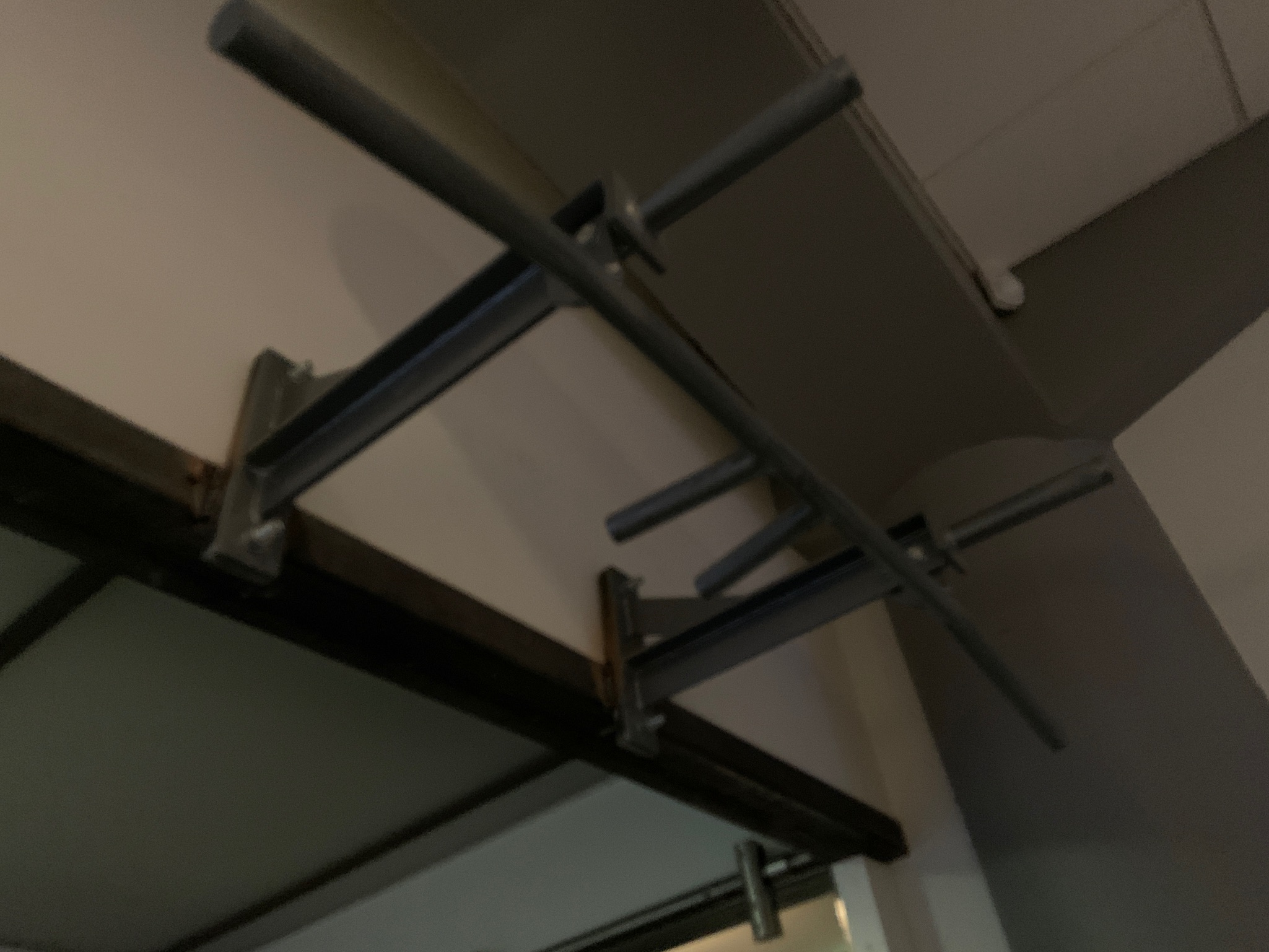SELT/SOLD-Upphífingarstöng á vegg- Pull up bar