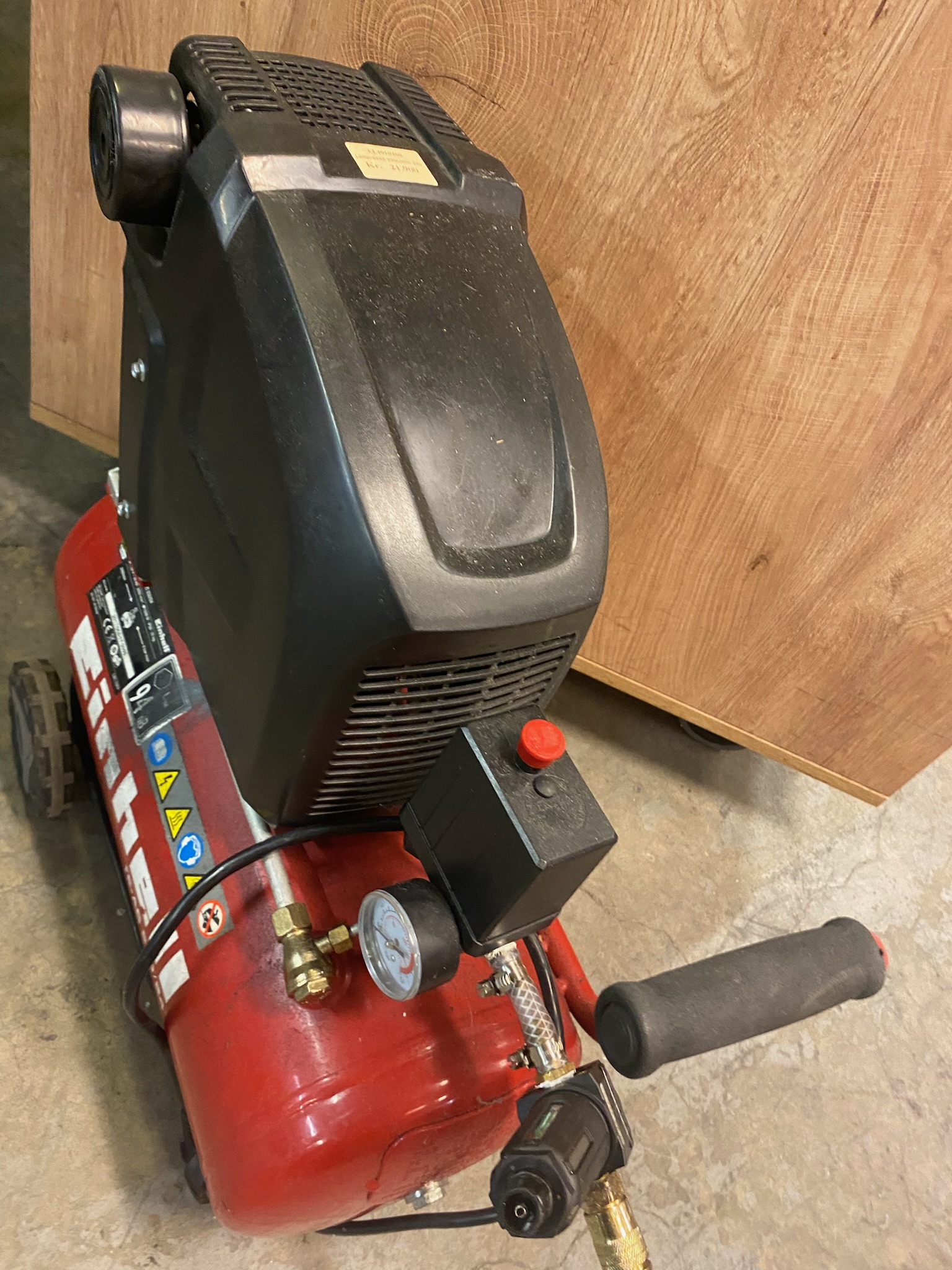 SELT / SOLD - Einhell loftpressa, 24 lítra tankur 4