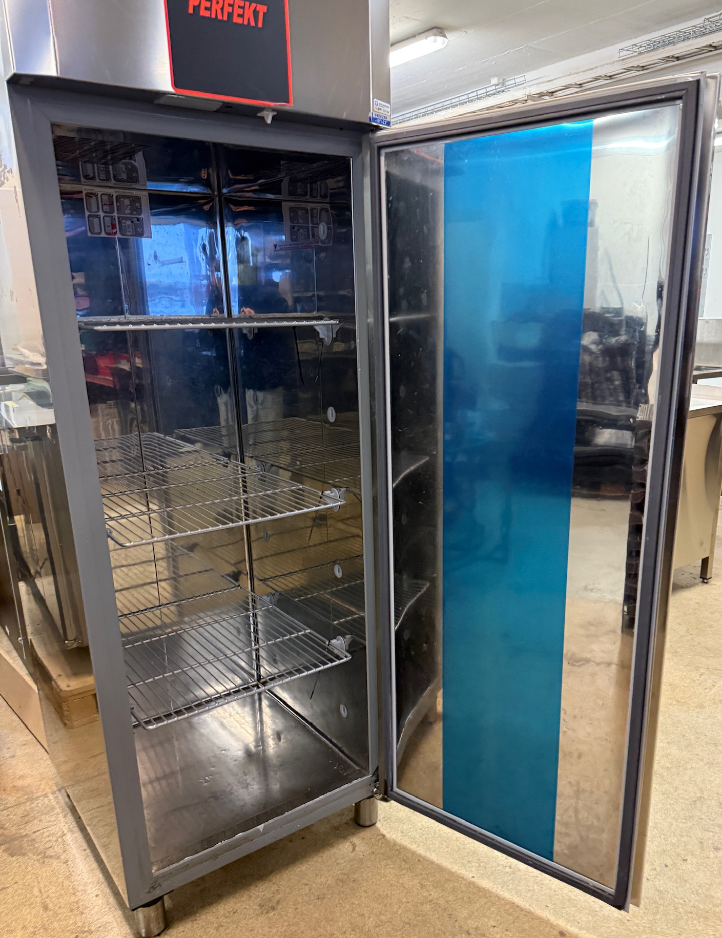 SELT / SOLD Tecnodom Perfekt 700 Stálfrystir frá BVT 2