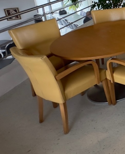 SELT / SOLD Borðstofustólar - fundarstólar