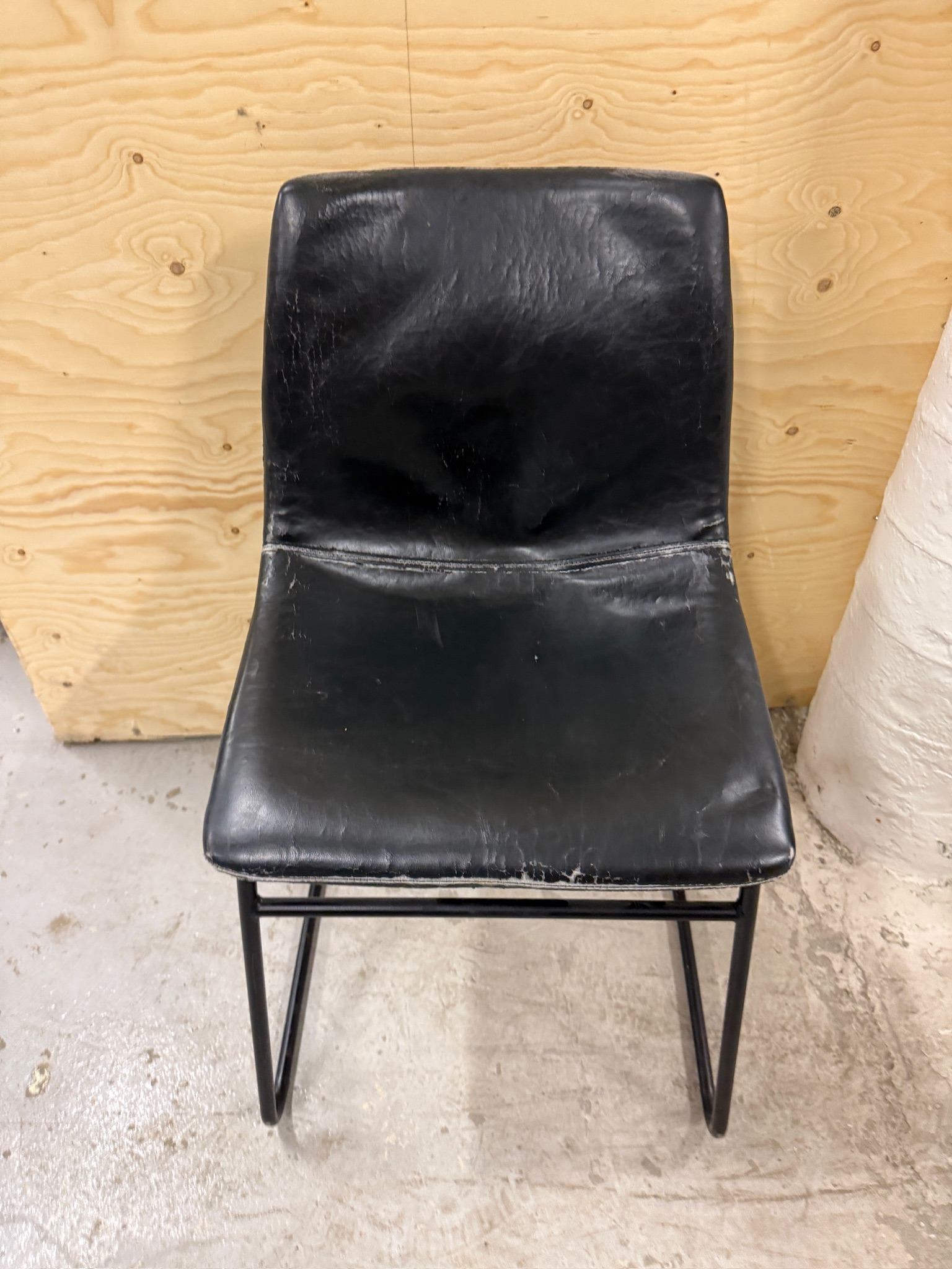 SELT / SOLD Borðstofustóll 4