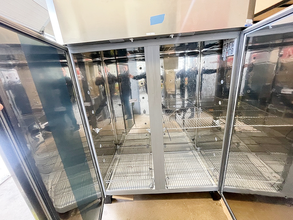 SELT / SOLD TECNODOM frystir tvöfaldur 900L frá BVT (10/2022)