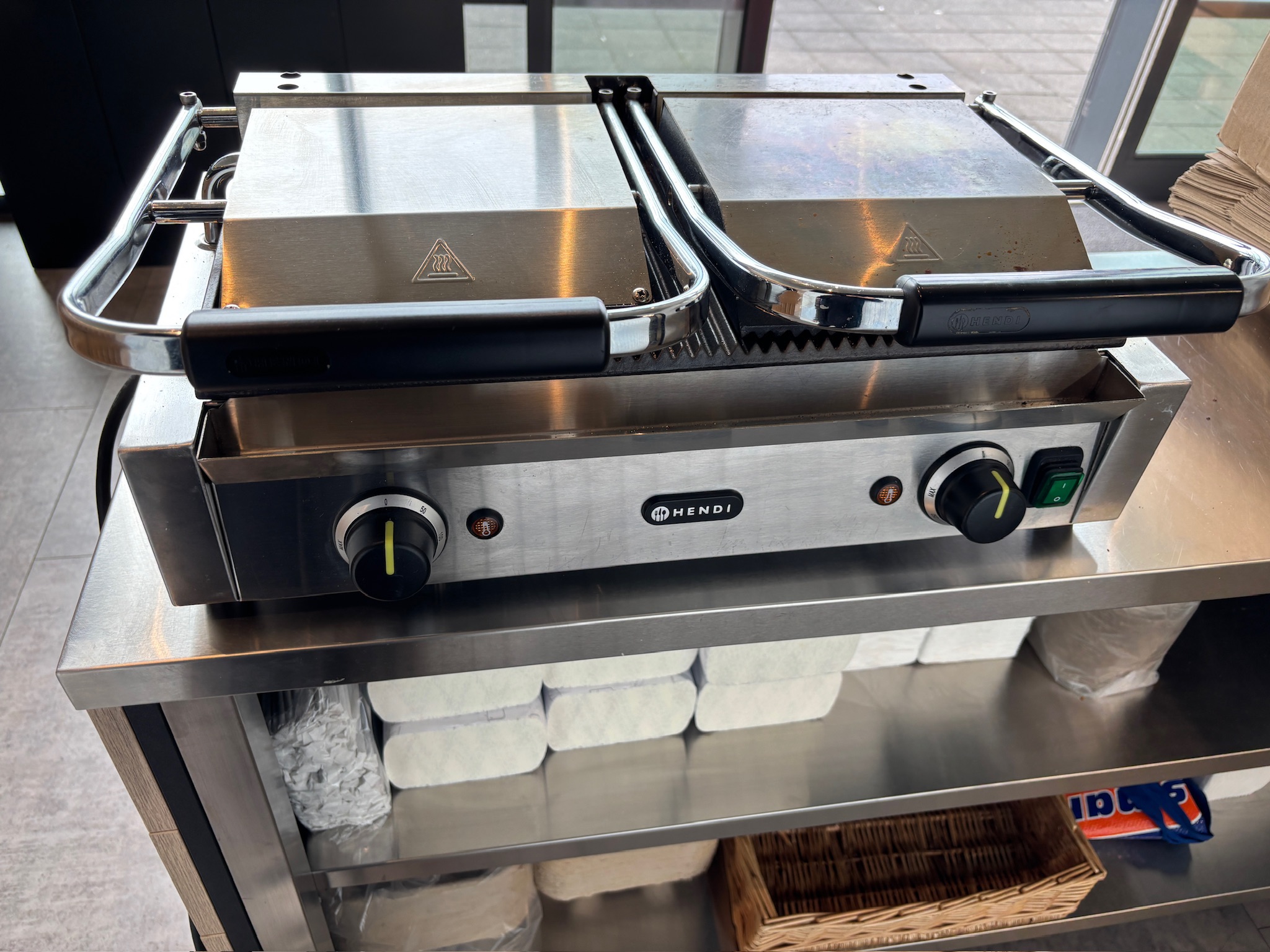SELT / SOLD Nýlegt Hendi Samlokugrill Tvöfalt 2