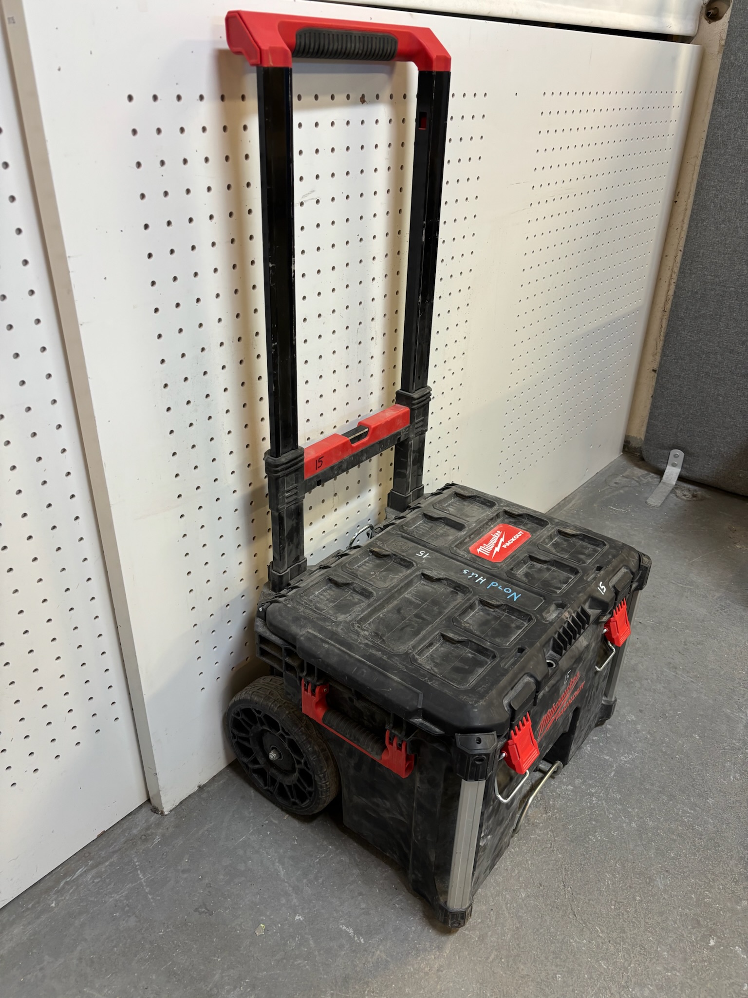 SELT / SOLD Milwaukee Packout taska frá VFS 2