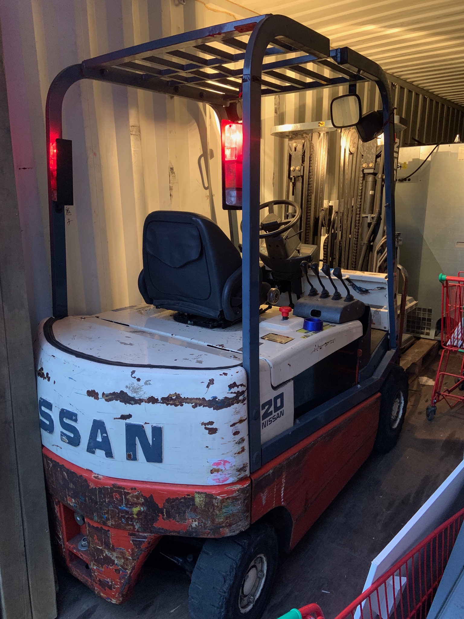 Seldur - Vel með farinn Nissan rafmagnslyftari