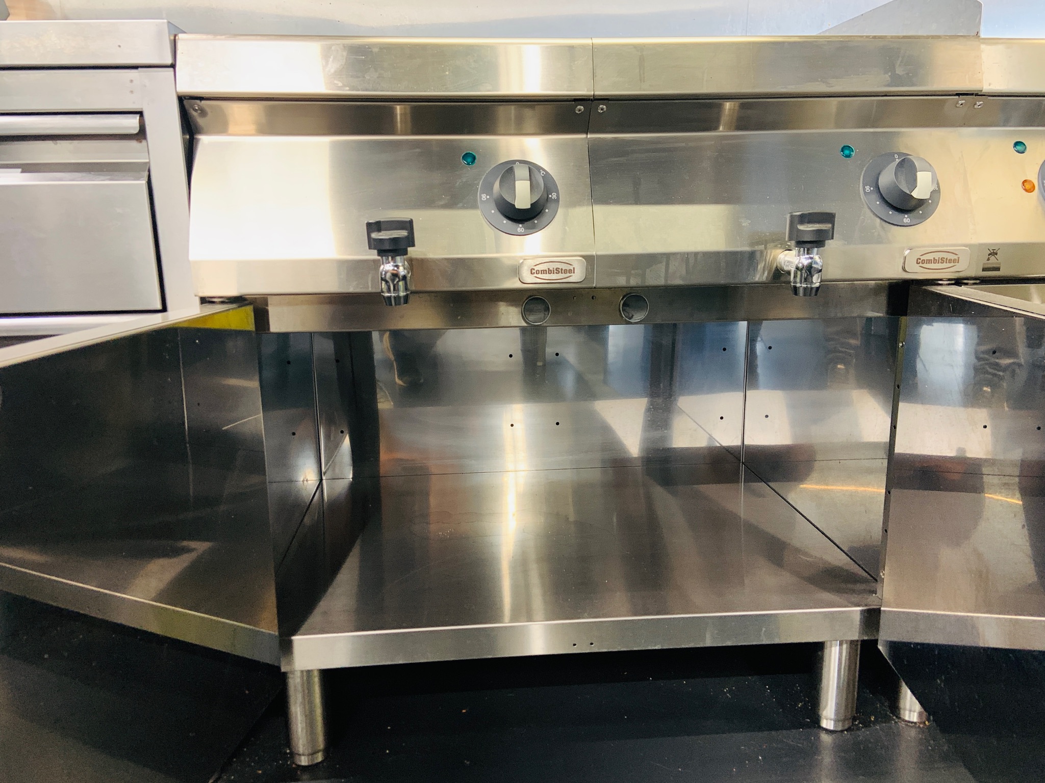 SELT / SOLD - CombiSteel hitapottar 8