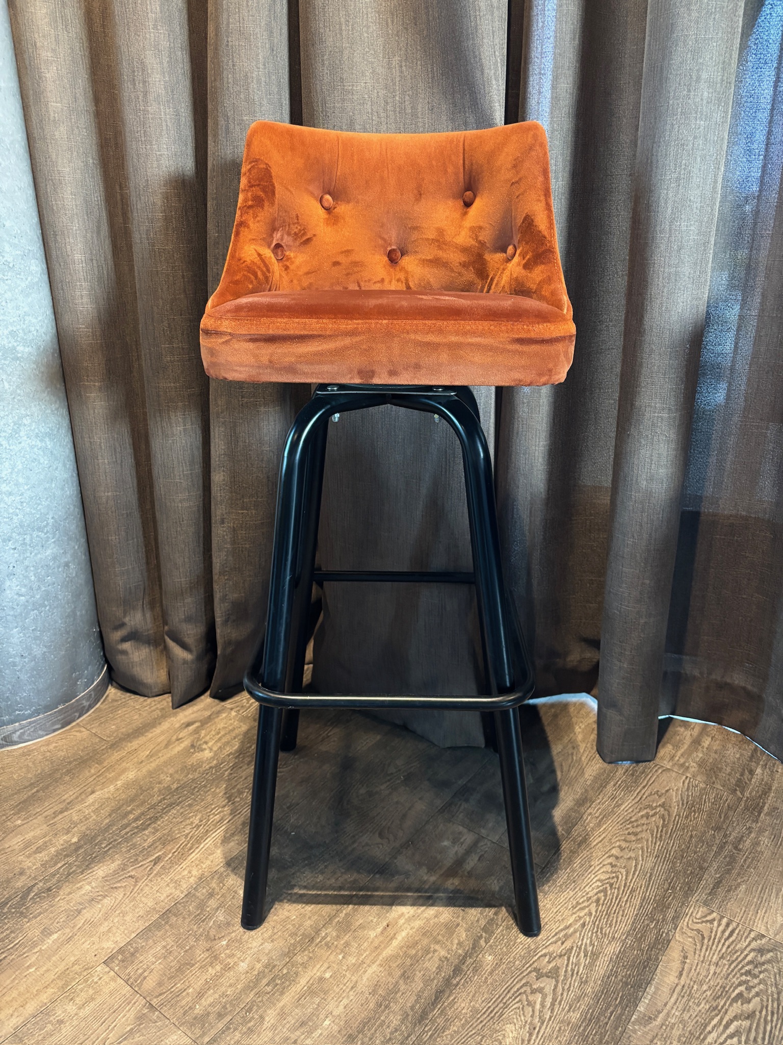 SELT /SOLD Barstólar orange nýlegir stílhreinir 5