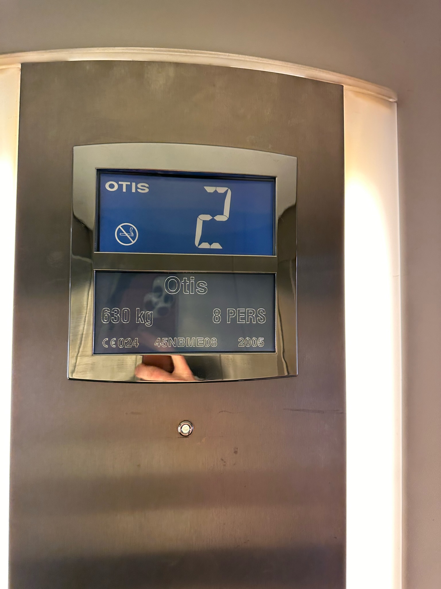 SELT / SOLD - Lyfta OTIS - 5 hæðir 6