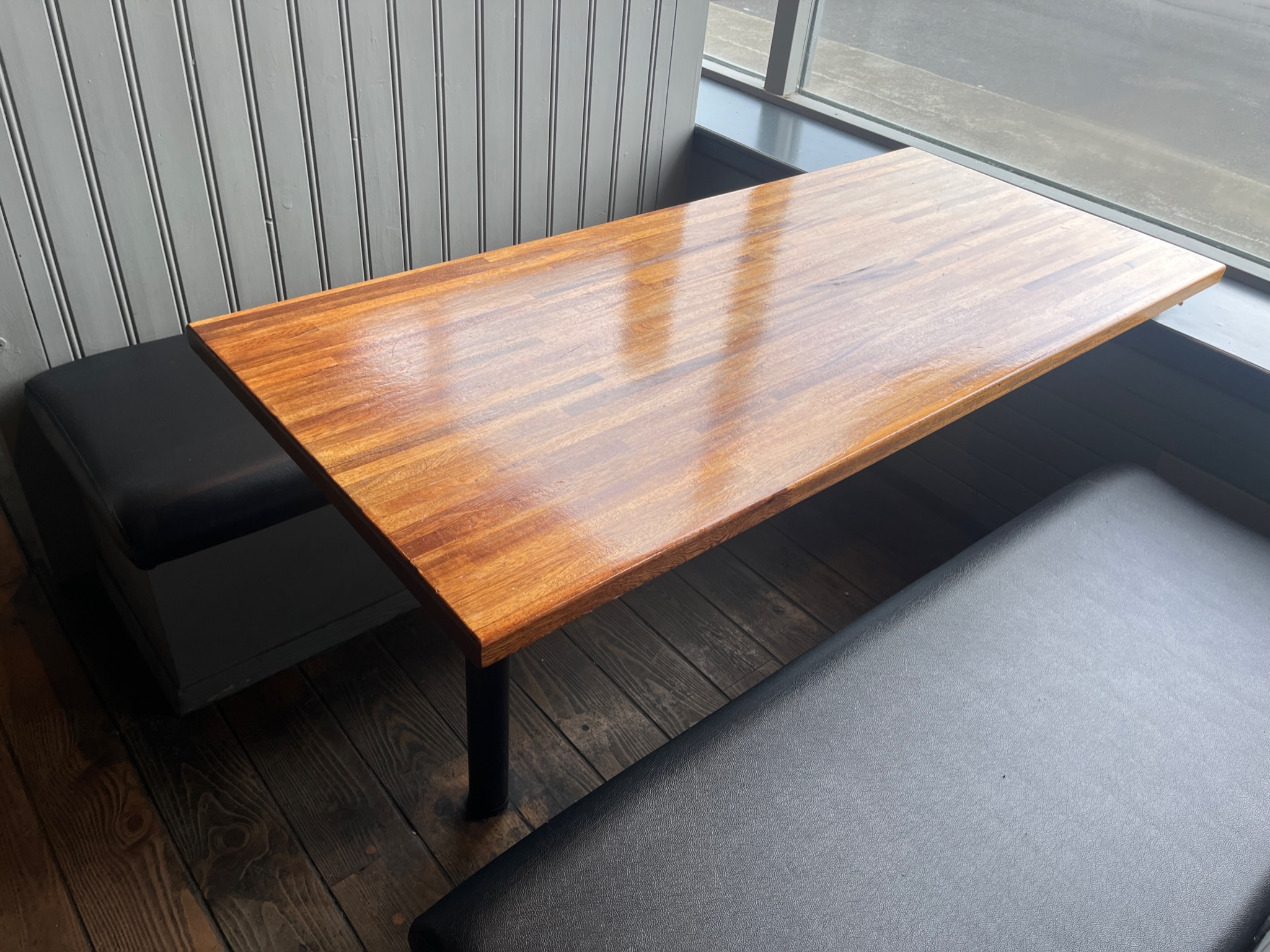 SELT / SOLD - Básar fyrir veitingastaðinn 5