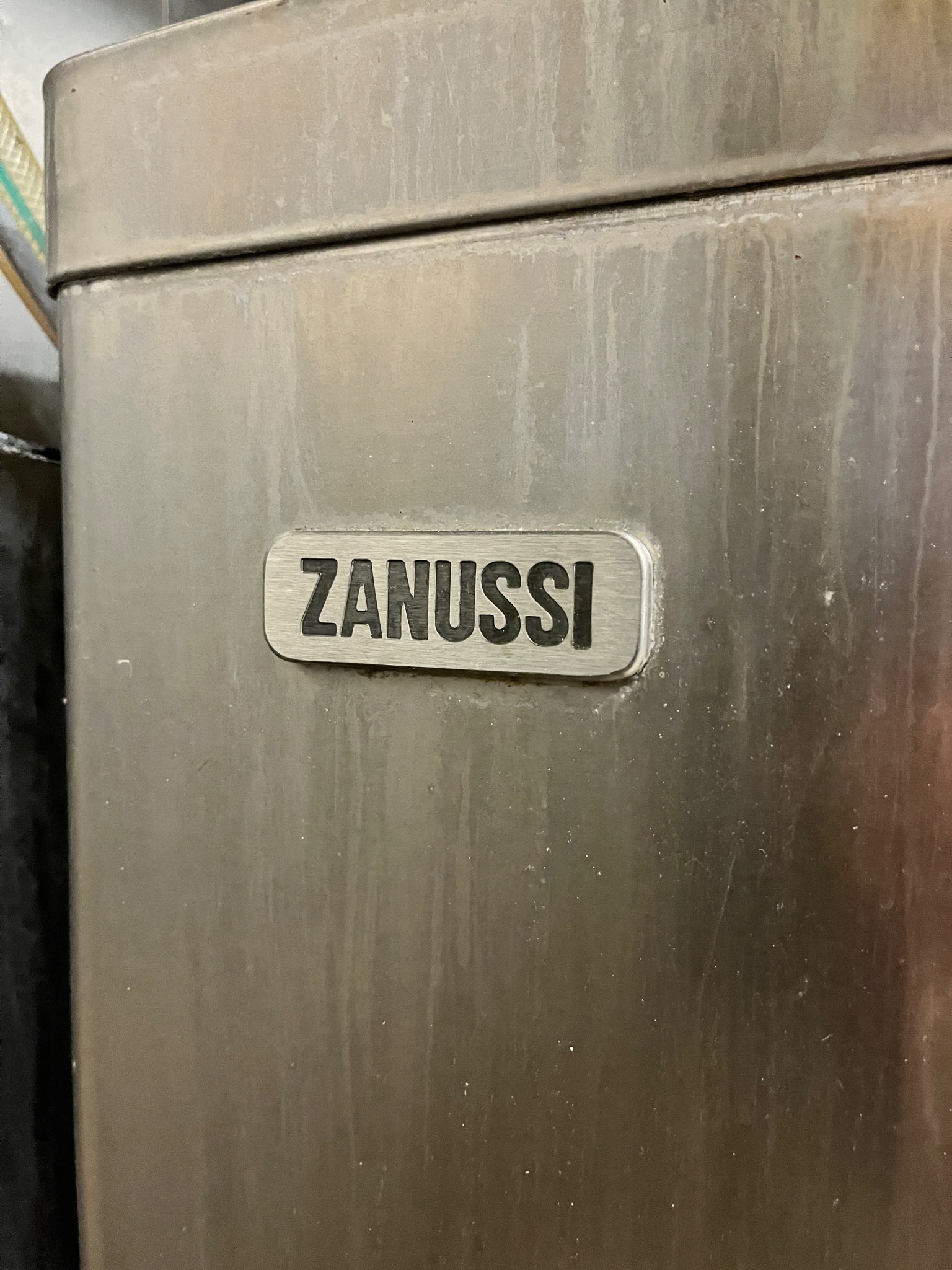 SELT / SOLD Zanussi húddvél ásamt sápuskammtara 7
