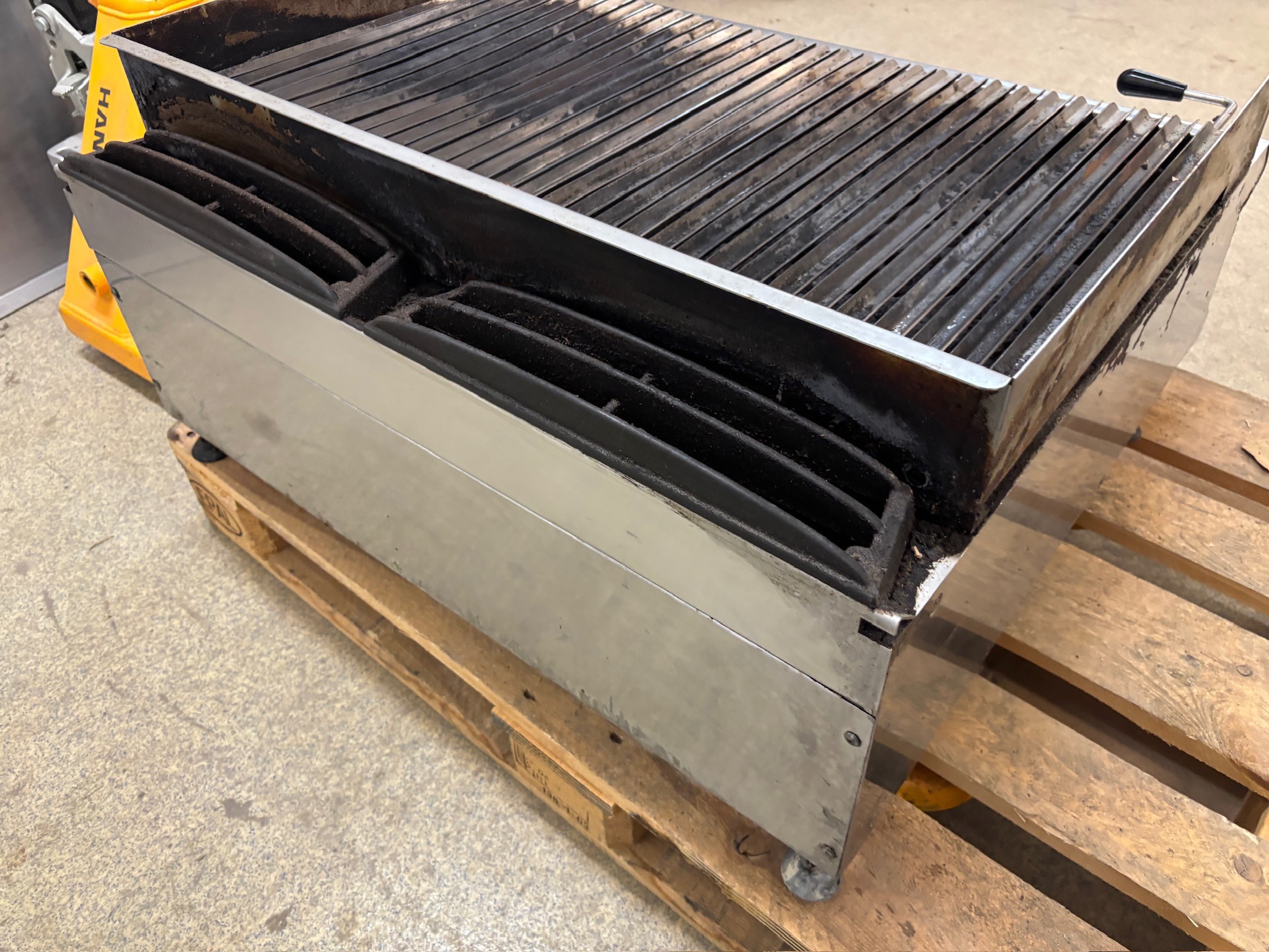 SELT / SOLD Grillvapor gasgrill, B80 x D80 x H41 sm. 5
