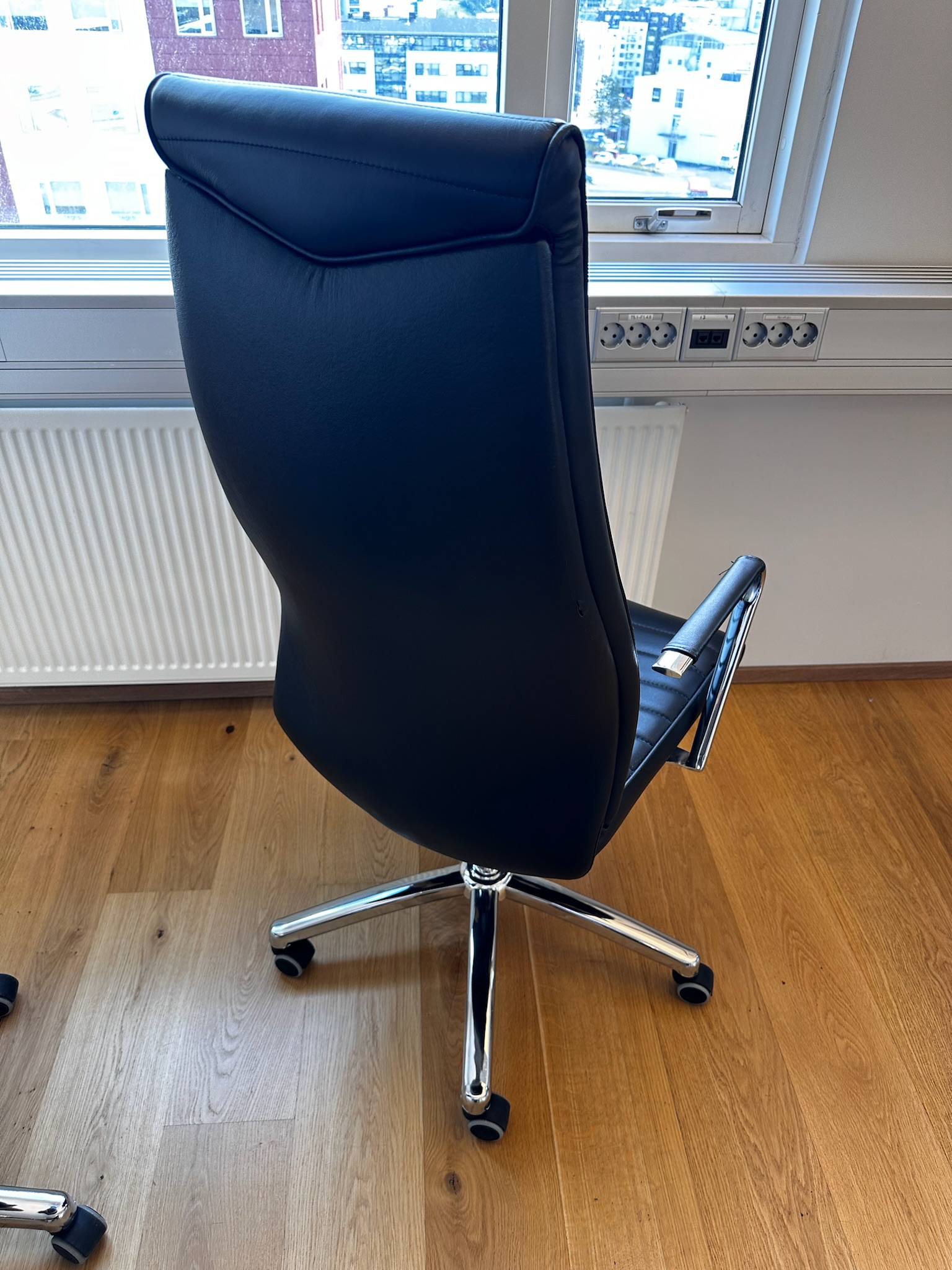 SELT / SOLD Topstar skrifborðsstóll frá Hirzlunni 4