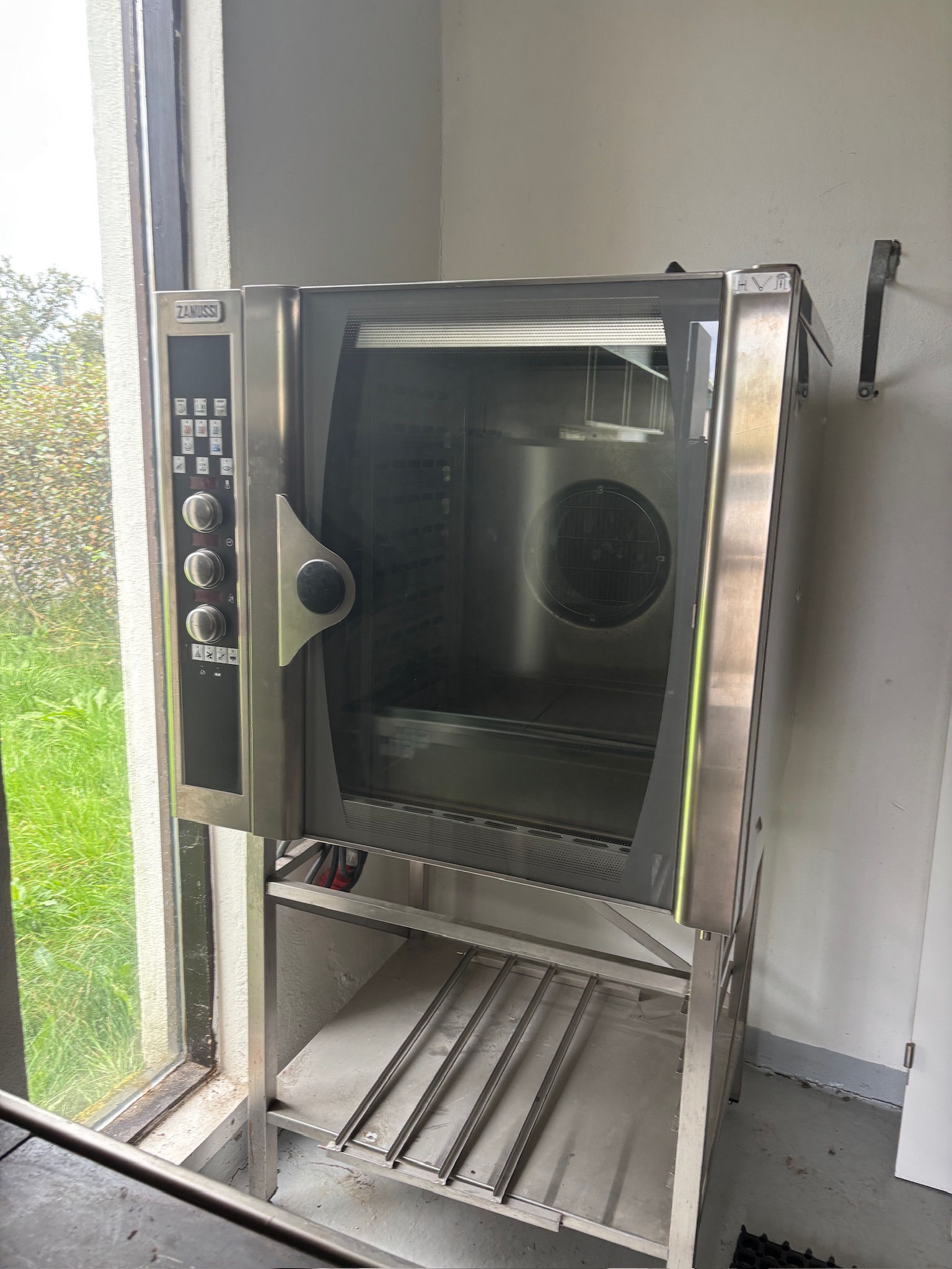 SELT / SOLD Zanussi ofn 10 skúffur 3