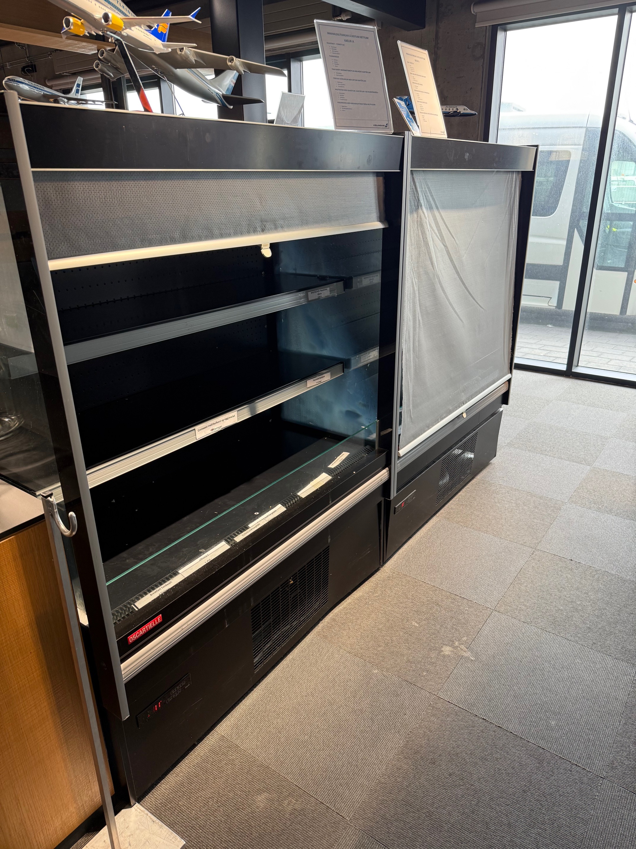 SELT / SOLD scartielle display - samloku/goskælir - B192 x H197 6 stk. e