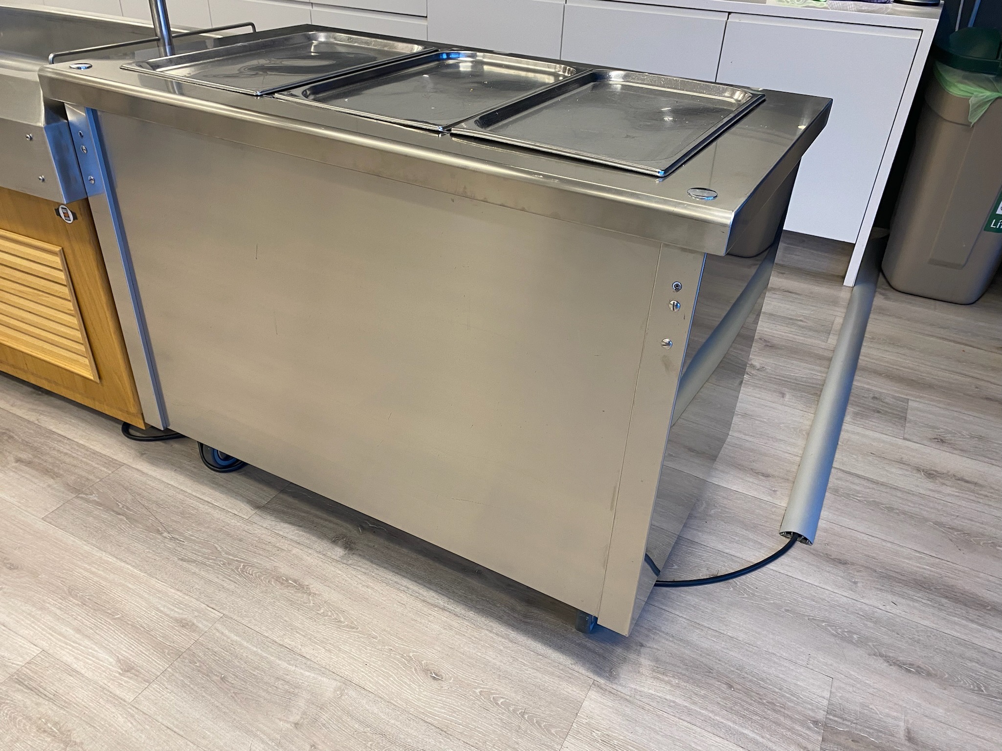 SELT / SOLD Esmainox hitaborð á hjólum (2016) 5