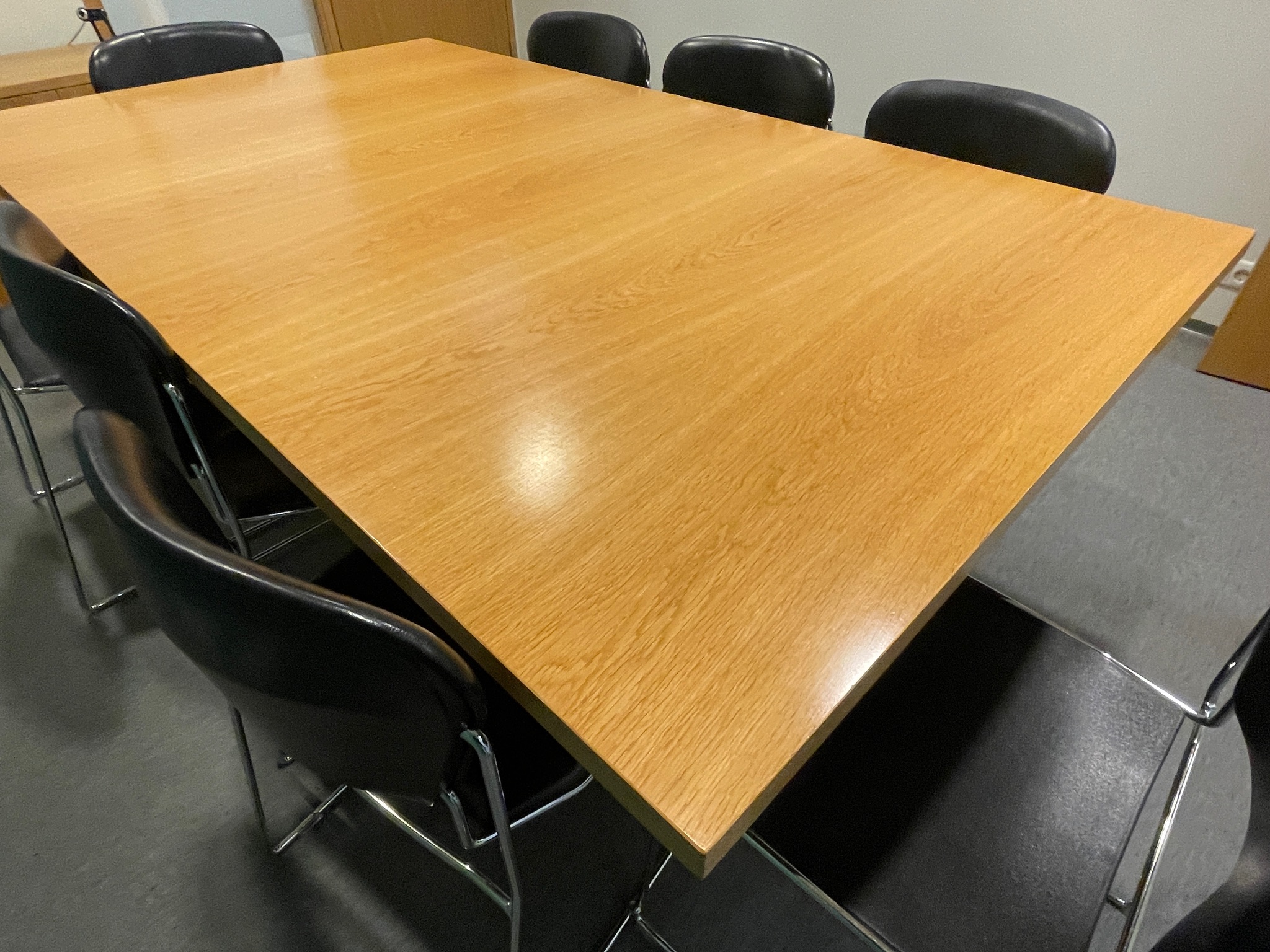 SELT / SOLD Fundarborð 8-10 manna, L210 x B120 sm. 2