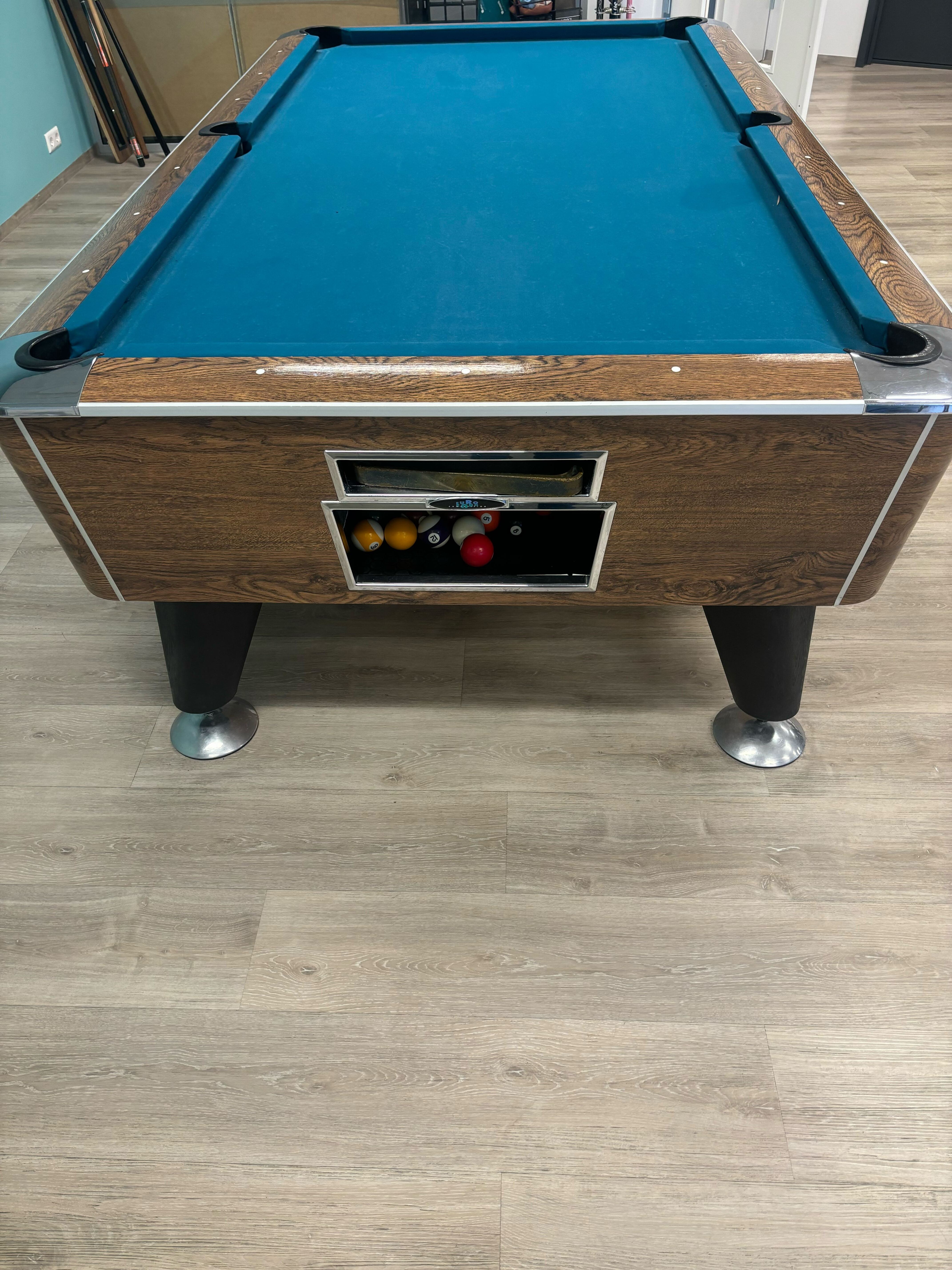 SELT / SOLD - Buffalo poolborð - 8 fet - kúlur,2 kjuðar,kjuðastandur