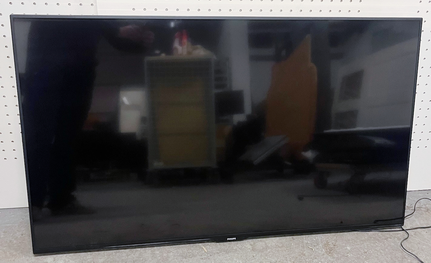 SELT / SOLD Philips 55" 4K UHD Smart TV með veggfestingu