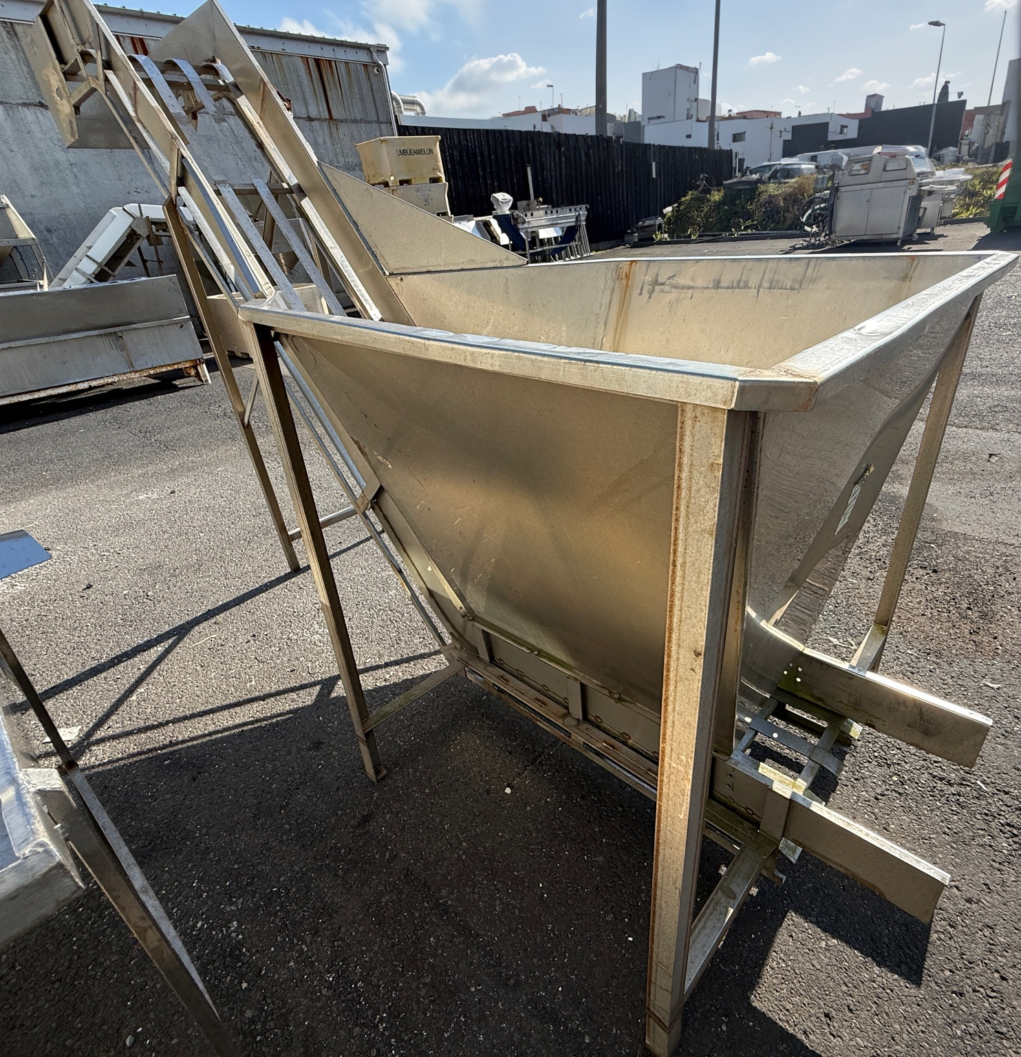 Færiband/stálkar ryðfrítt L390 x B145 x H240/137 sm 8