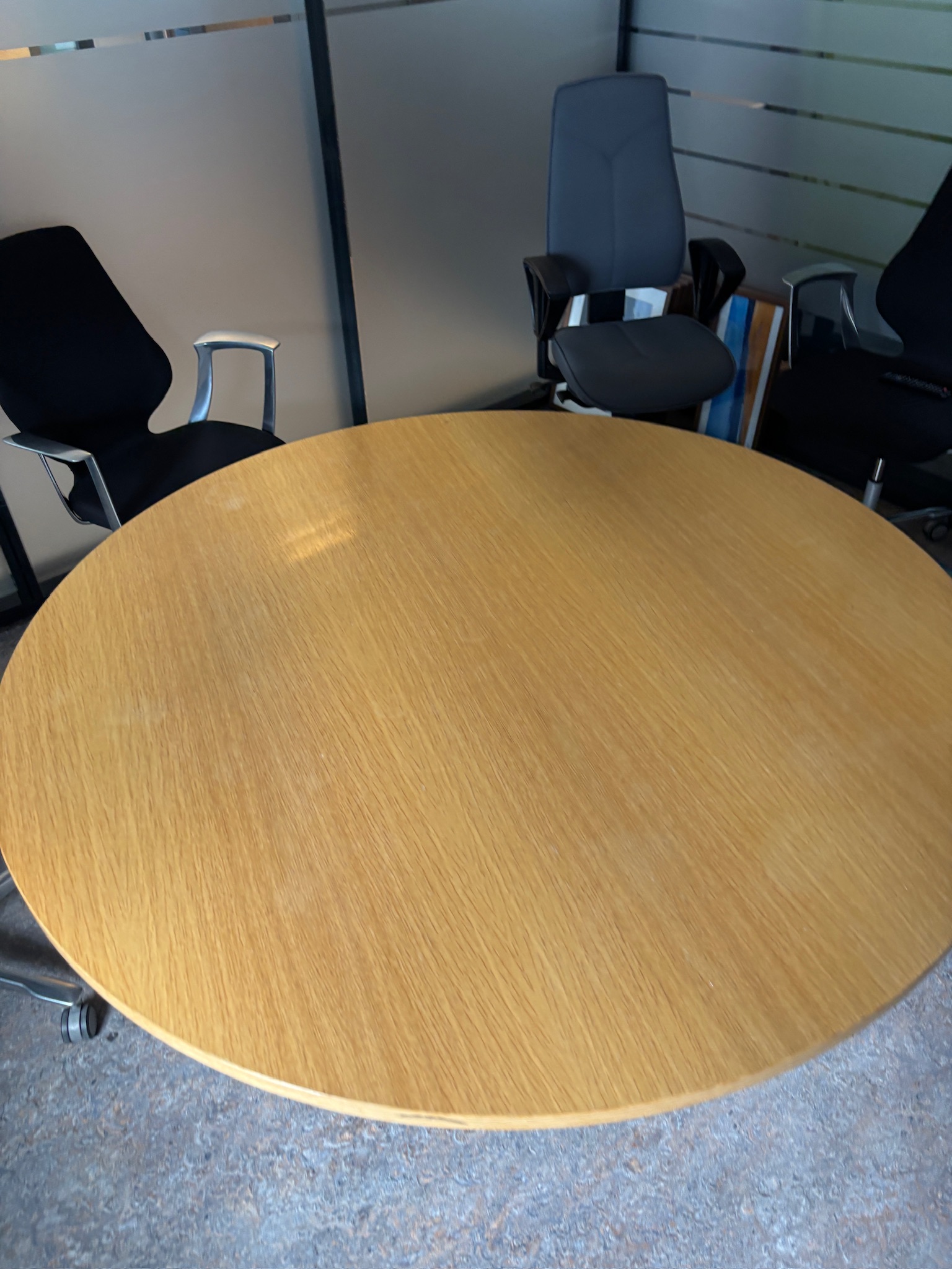 SELT / SOLD Hringborð, Ø140xH74sm. 3