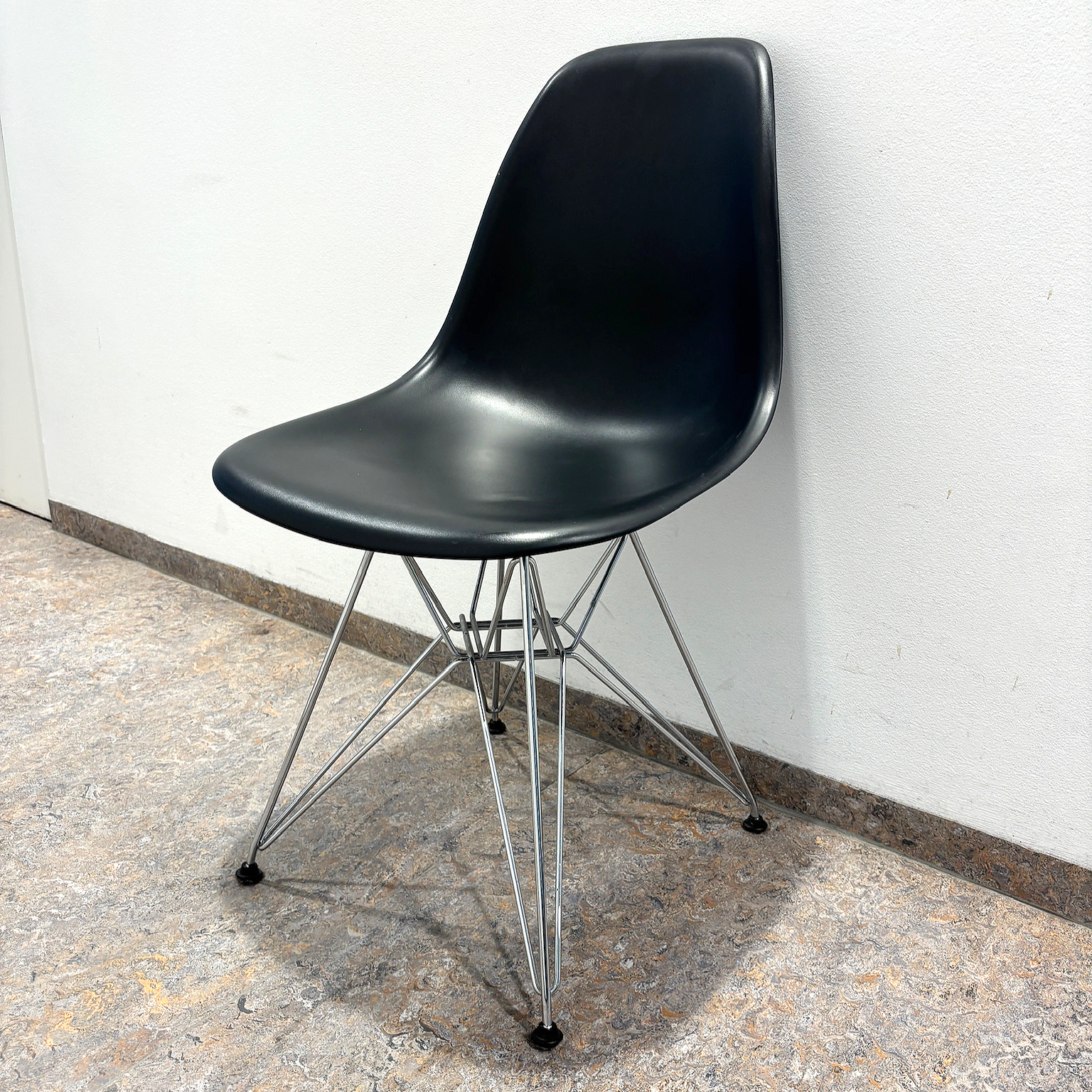 SELT / SOLD Vitra borðstofustóll frá Pennanum