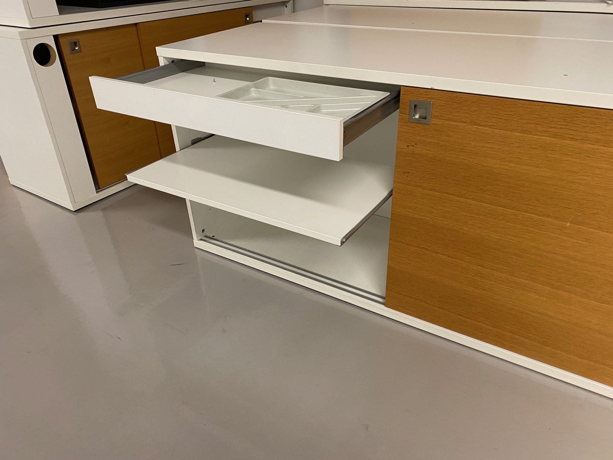 SELT / SOLD Skrifstofuskápar 4