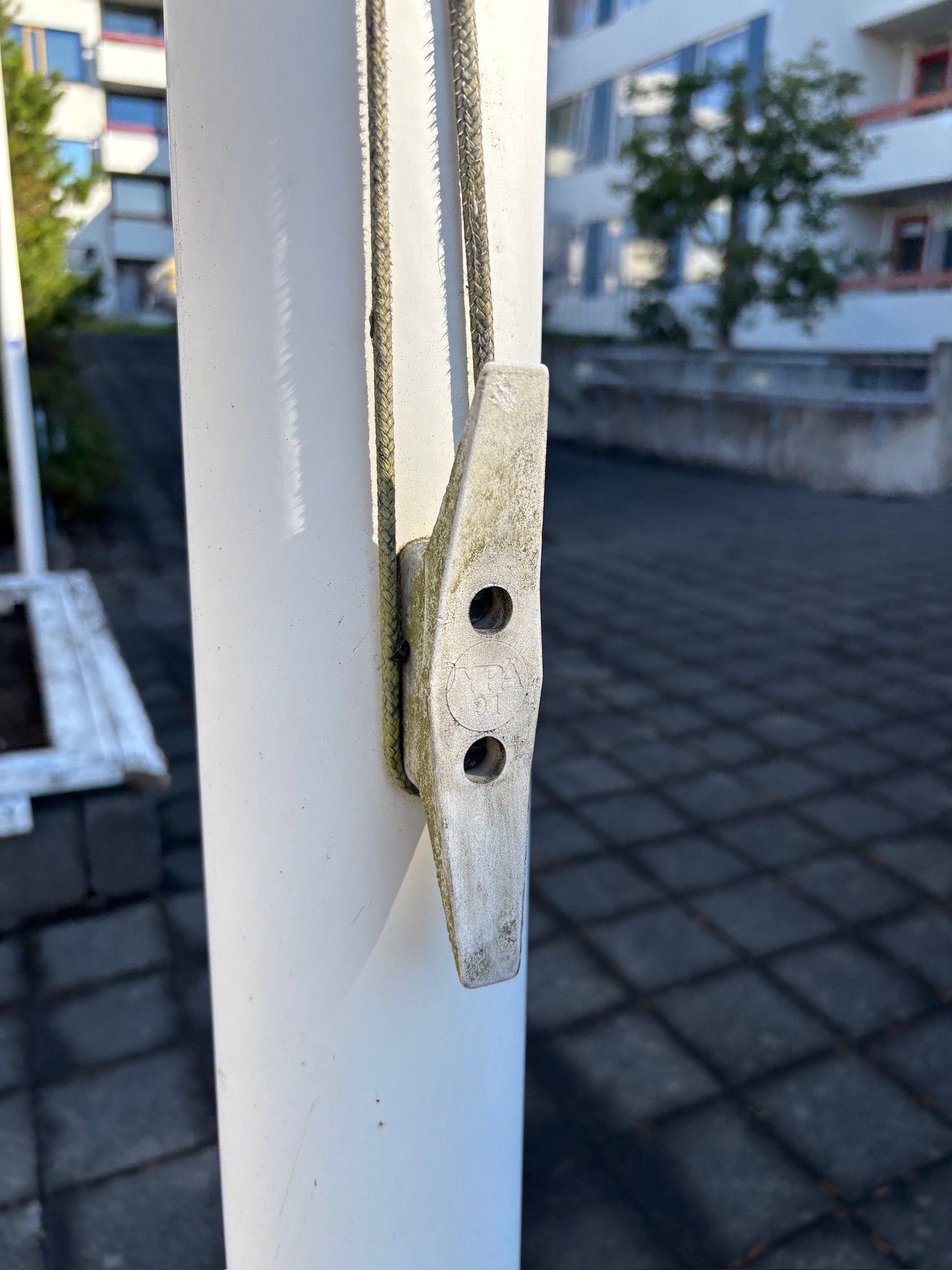 SELT / SOLD Fánastöng, 6 metrar 2