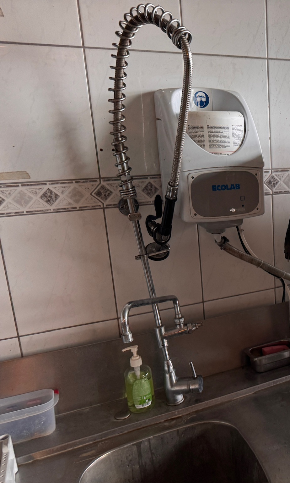 SELT / SOLD Stálborð með vaski, blöndunartæki og kanti 4