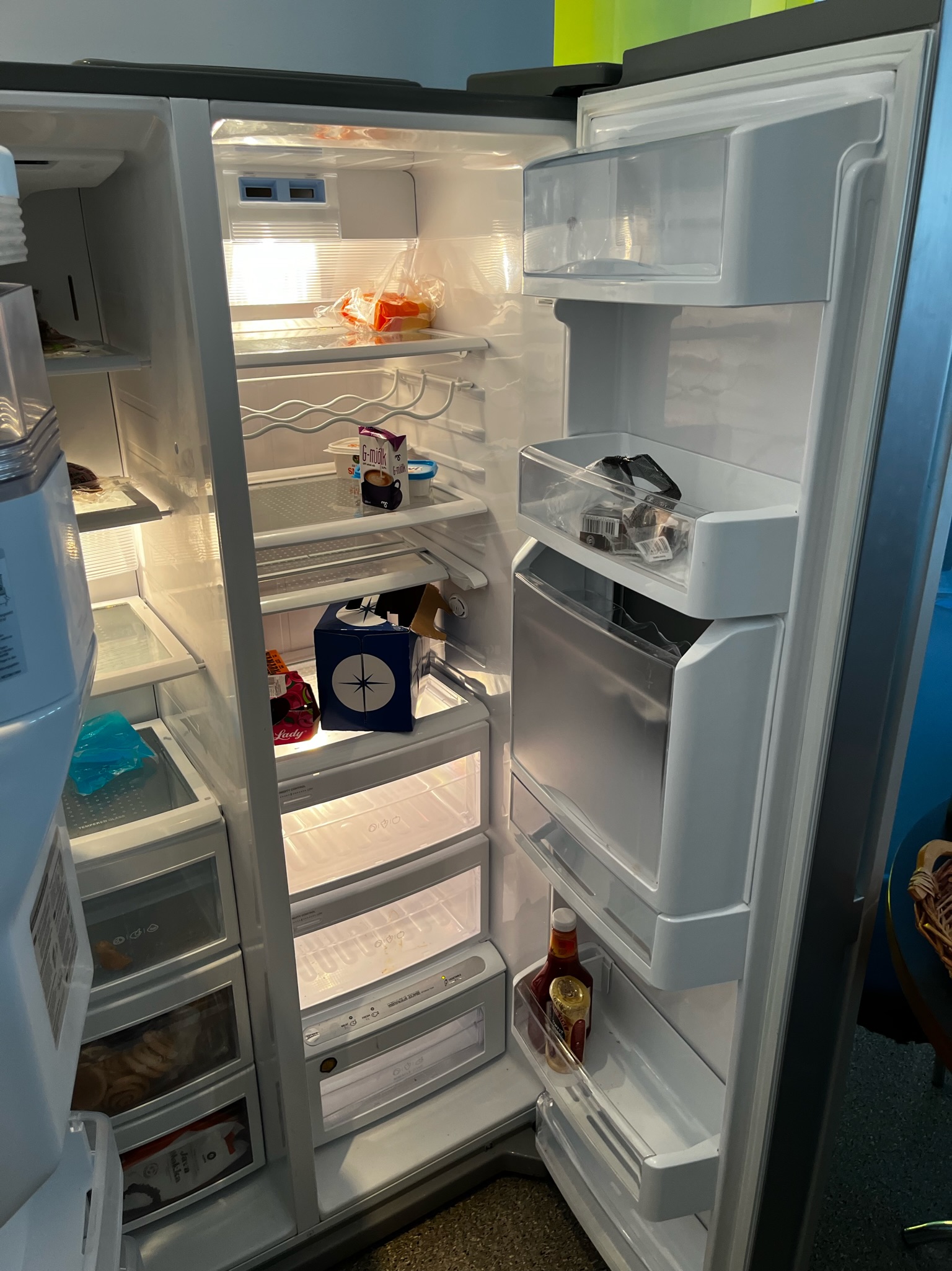 SELT / SOLD LG ísskápur og frystir - tvöfaldur 7