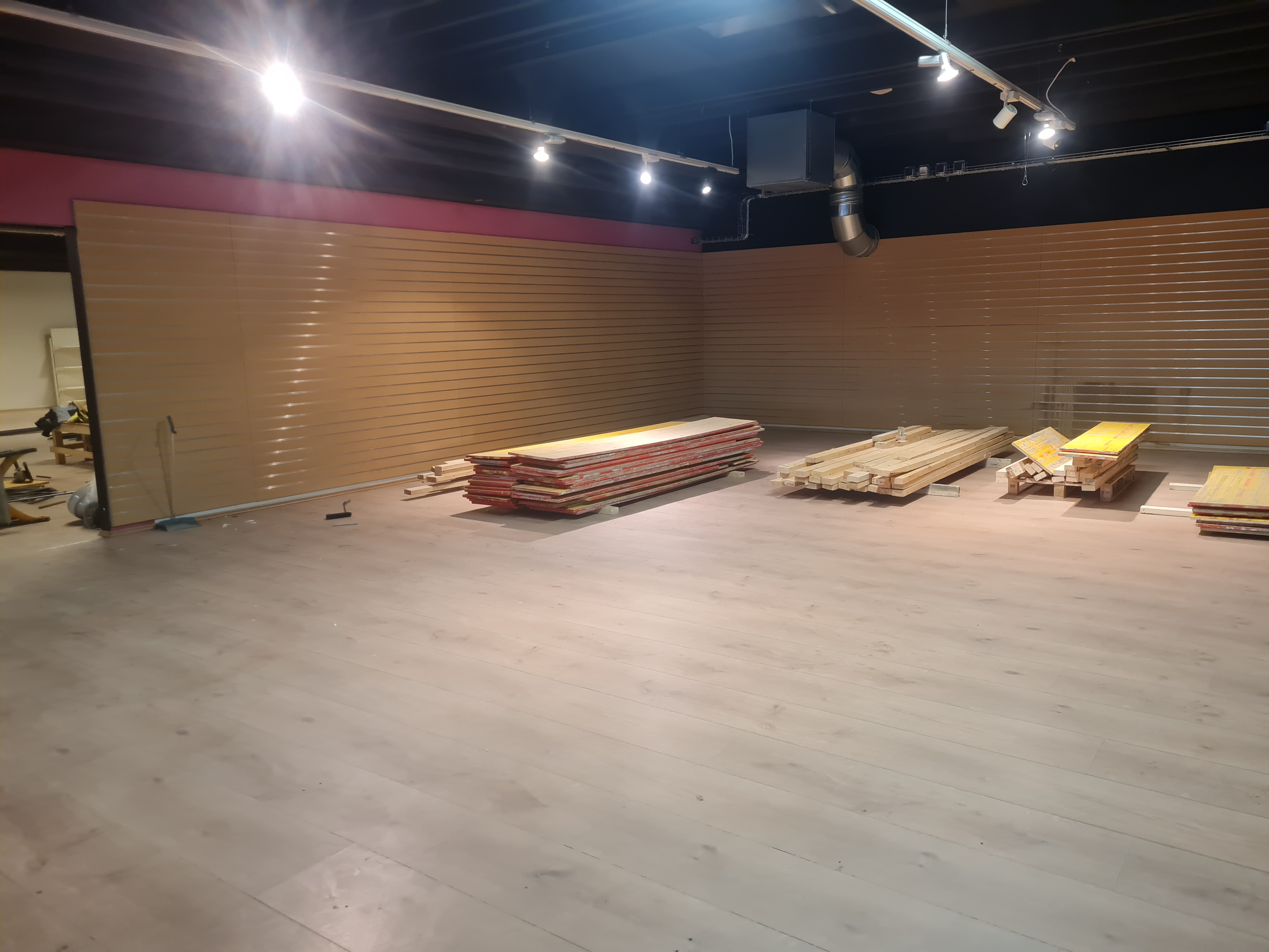 SELT / SOLD - Smelluparket - plastparket 400 fm. 5