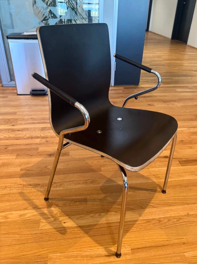 SELT / SOLD Fundarstólar / mötuneytisstólar