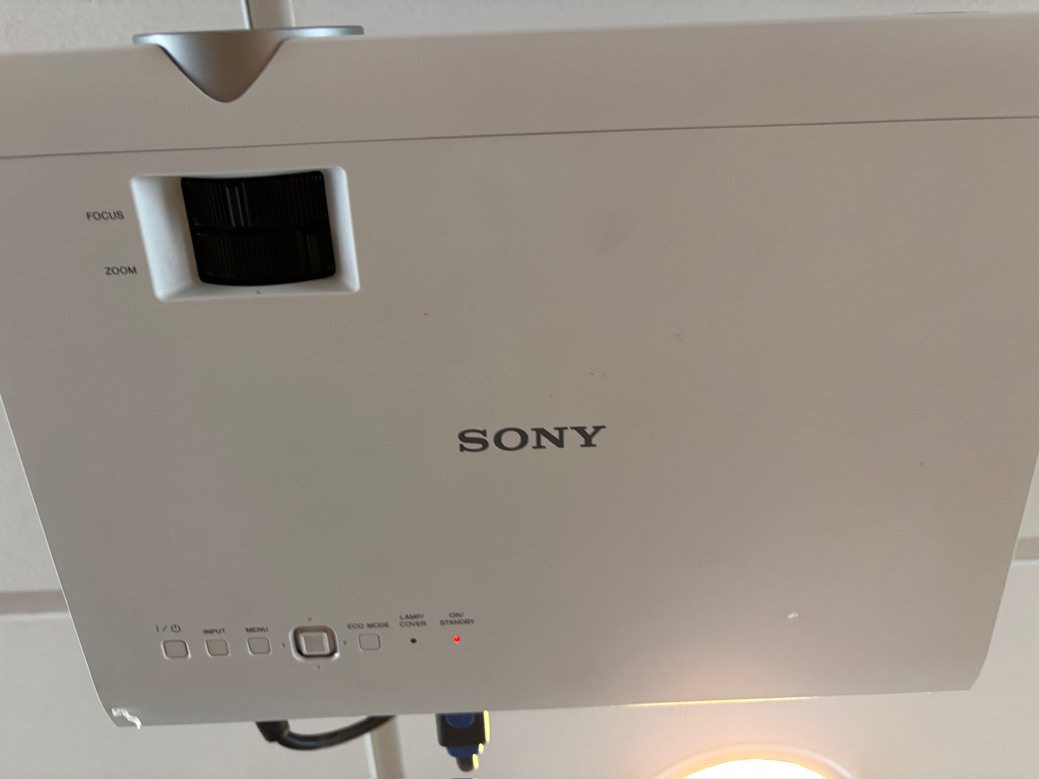 SELT / SOLD - Sony VGA myndvarpi VPL-DX120 m.loftfestingu 5