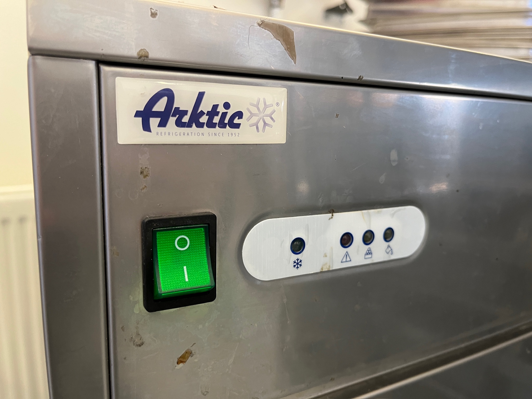 SELT / SOLD Arctic klakavél, 26kg/24hr H65 x B40 x D55 sm. 3