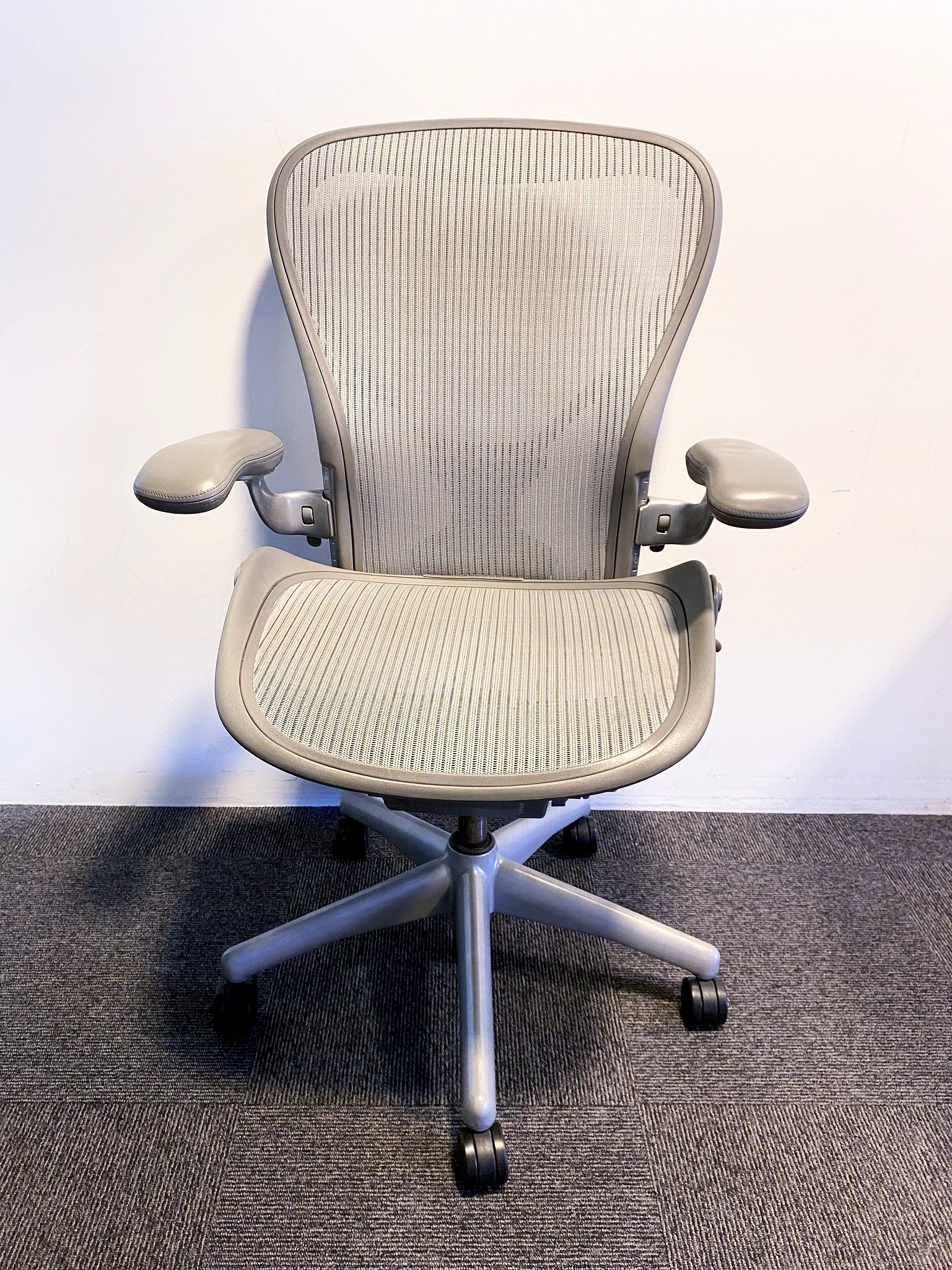 SELT / SOLD Herman Miller Aeron, C stærð 2