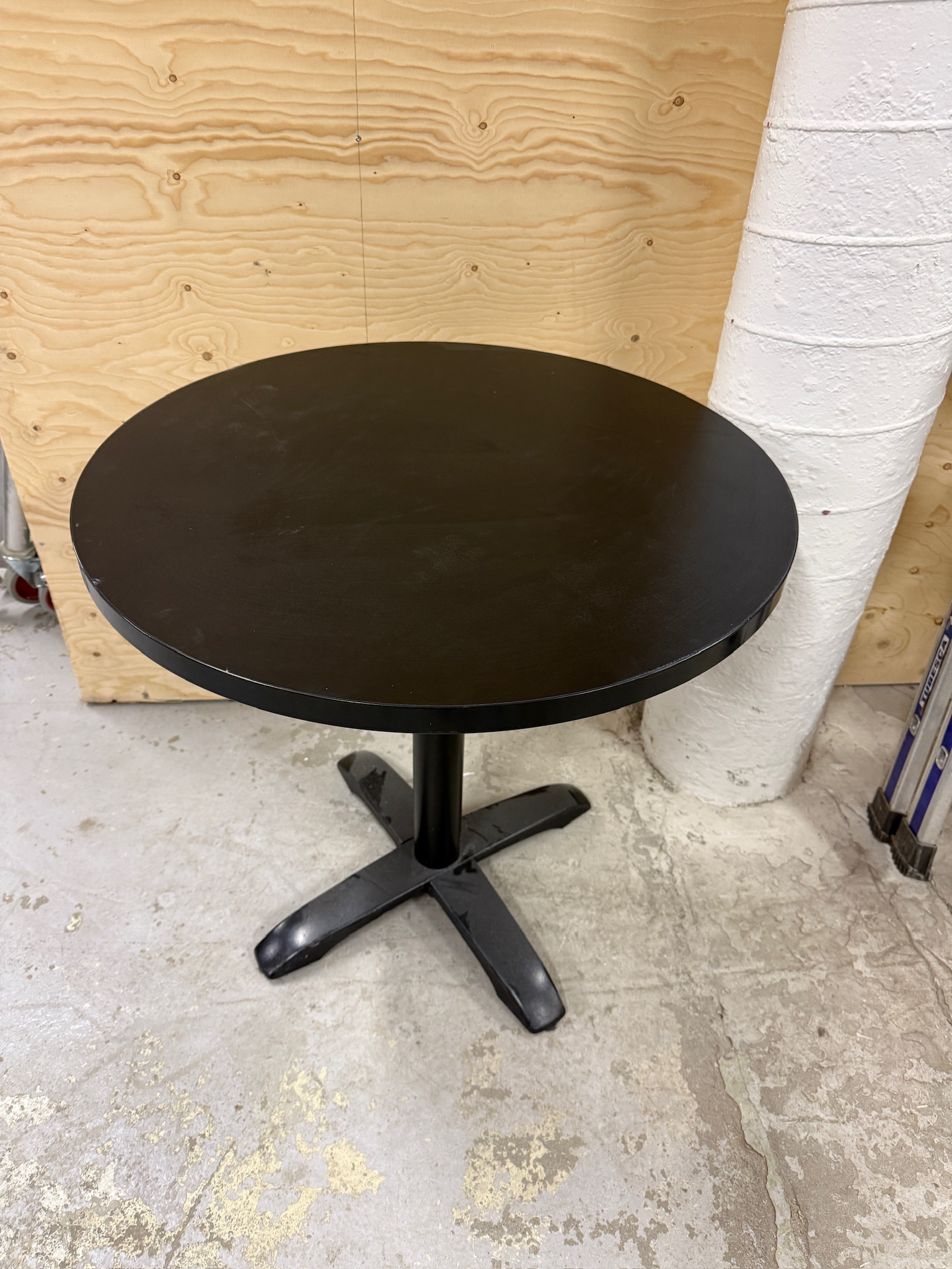 SELT / SOLD Pedrali hringborð, Ø80sm.