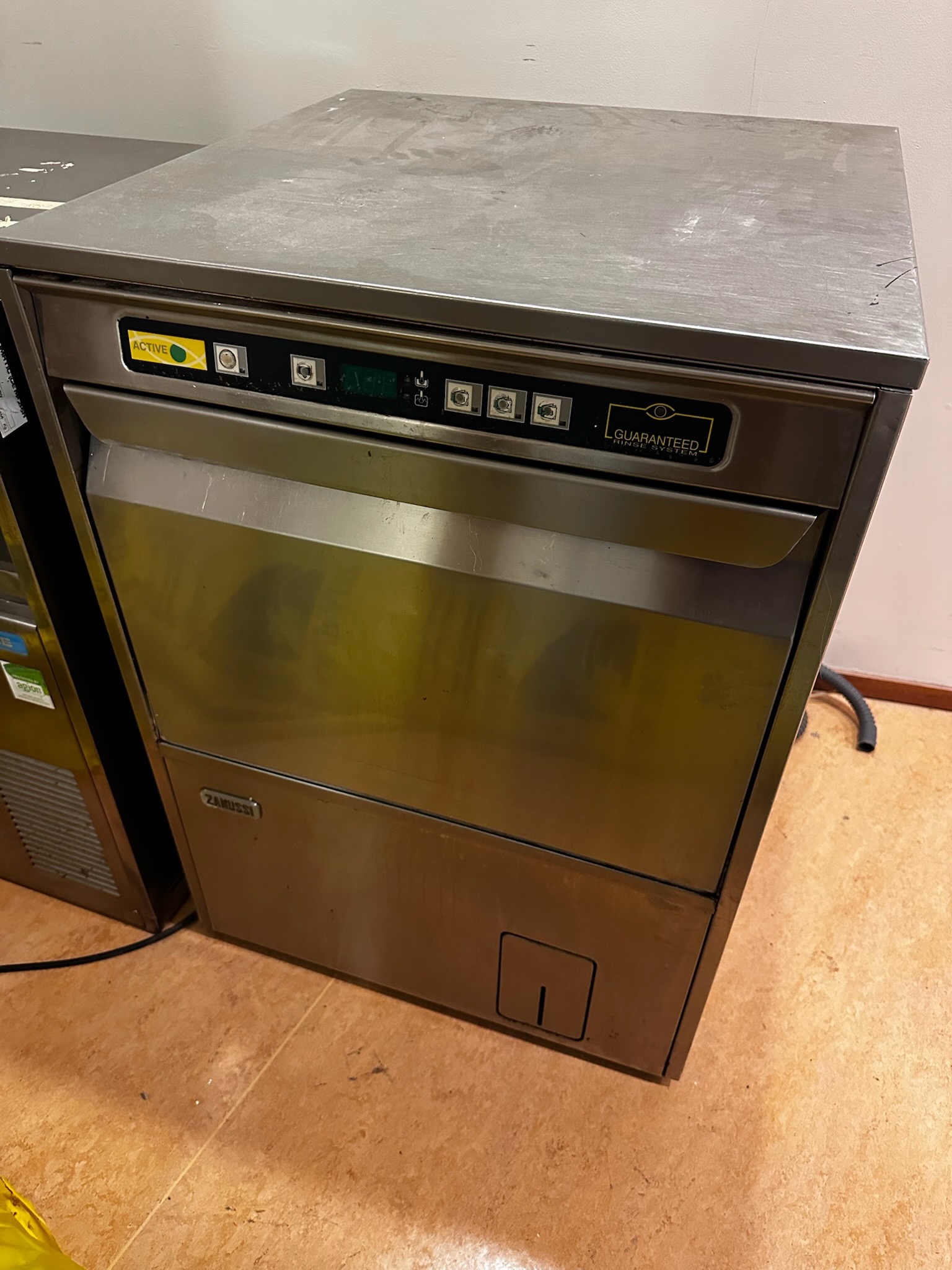 SELT / SOLD Zanussi húddvél, B60 x L60,5 x H83,5 sm. 2