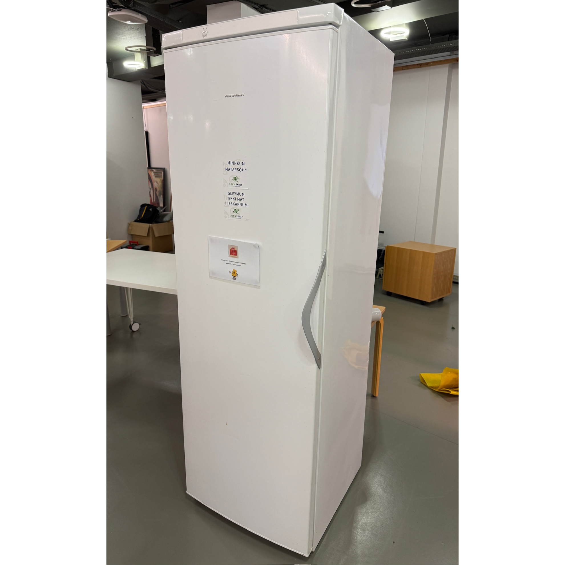 SELT / SOLD Vestfrost ísskápur, H185sm.