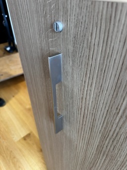 SELT / SOLD Fansa turnskápur með læsingu frá Pennanum 7