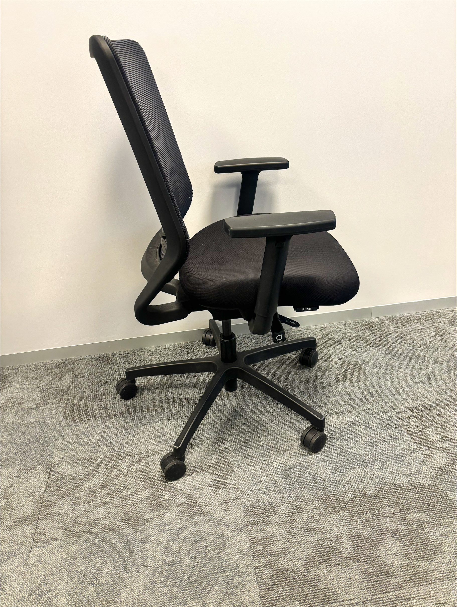 SELT / SOLD Neodesign skrifborðsstóll frá Pennanum 3