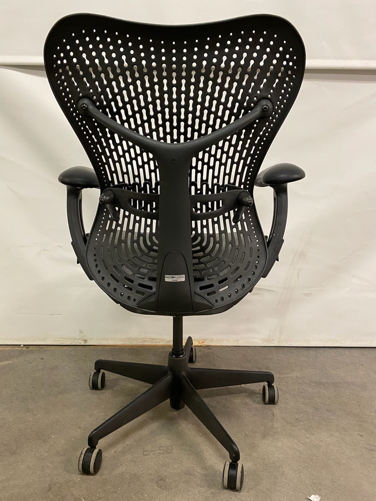 SELT / SOLD Herman Miller Mirra 4