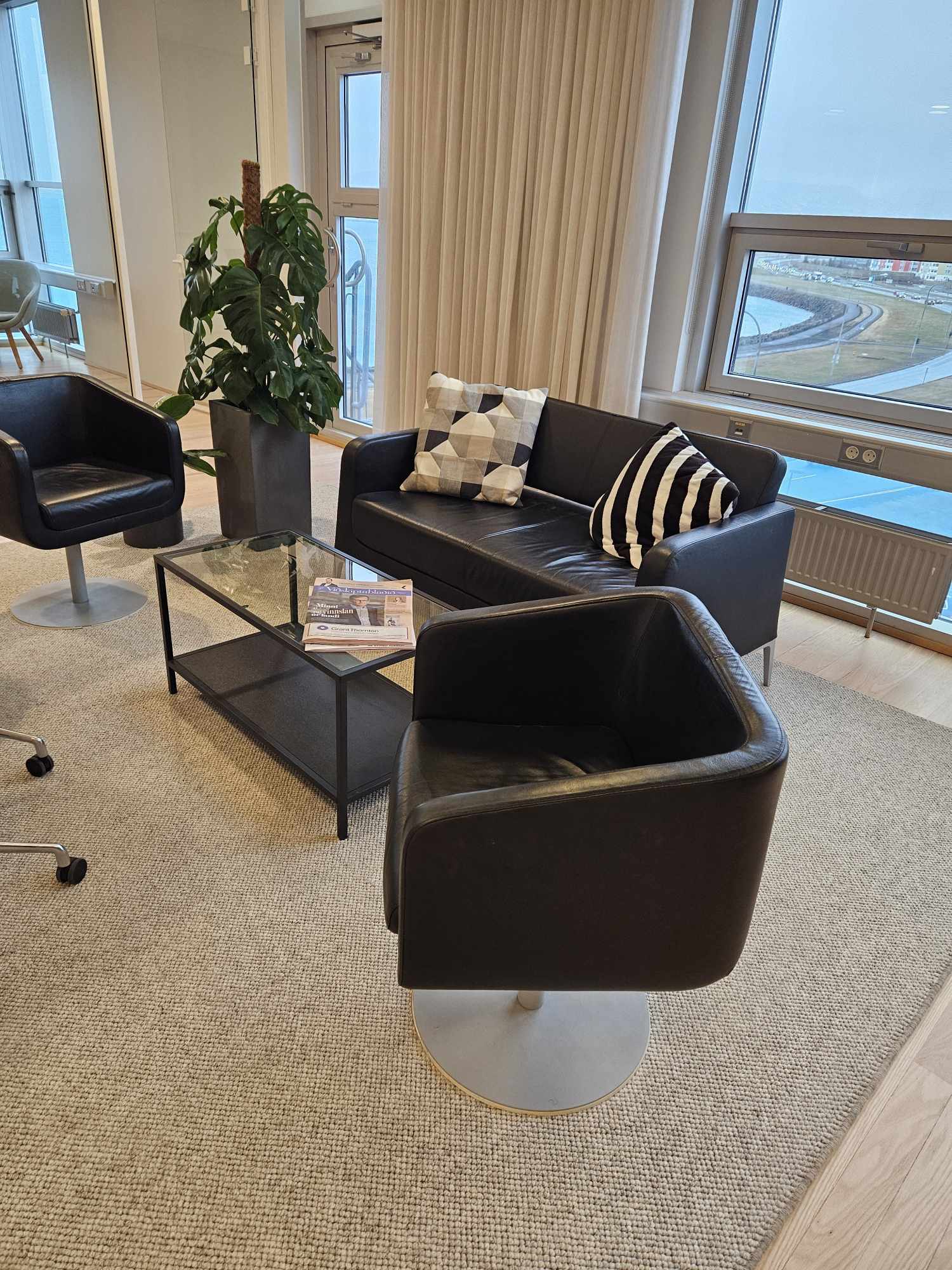 SELT / SOLD - Segis ítalskur leðurstóll 2 stk. 2