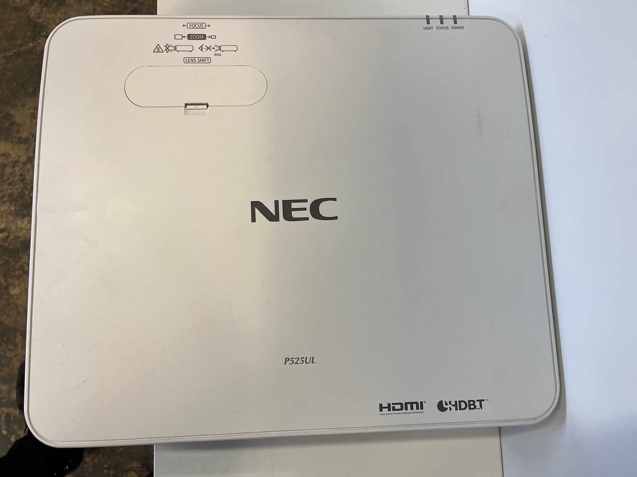 SELT / SOLD Ónotaður NEC skjávarpi P525UL 4