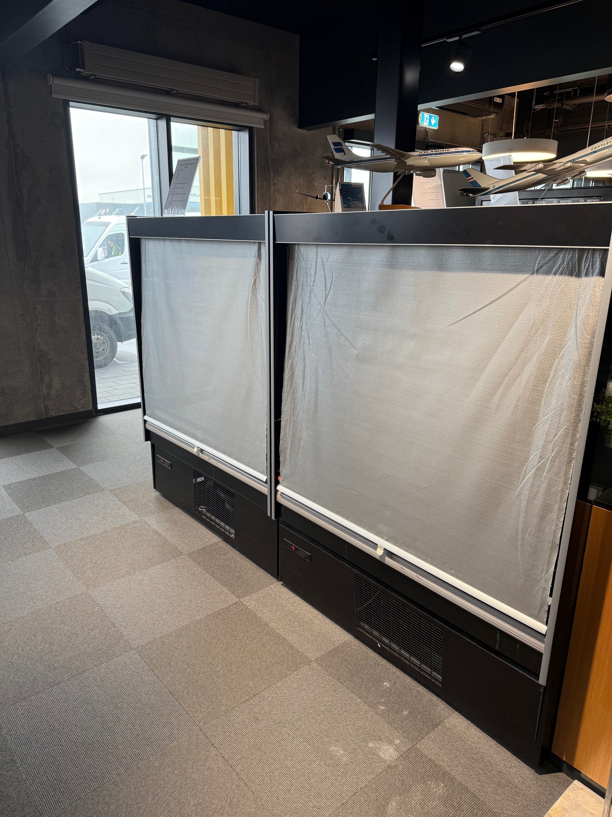 SELT / SOLD scartielle display - samloku/goskælir - B192 x H197 6 stk. e 3
