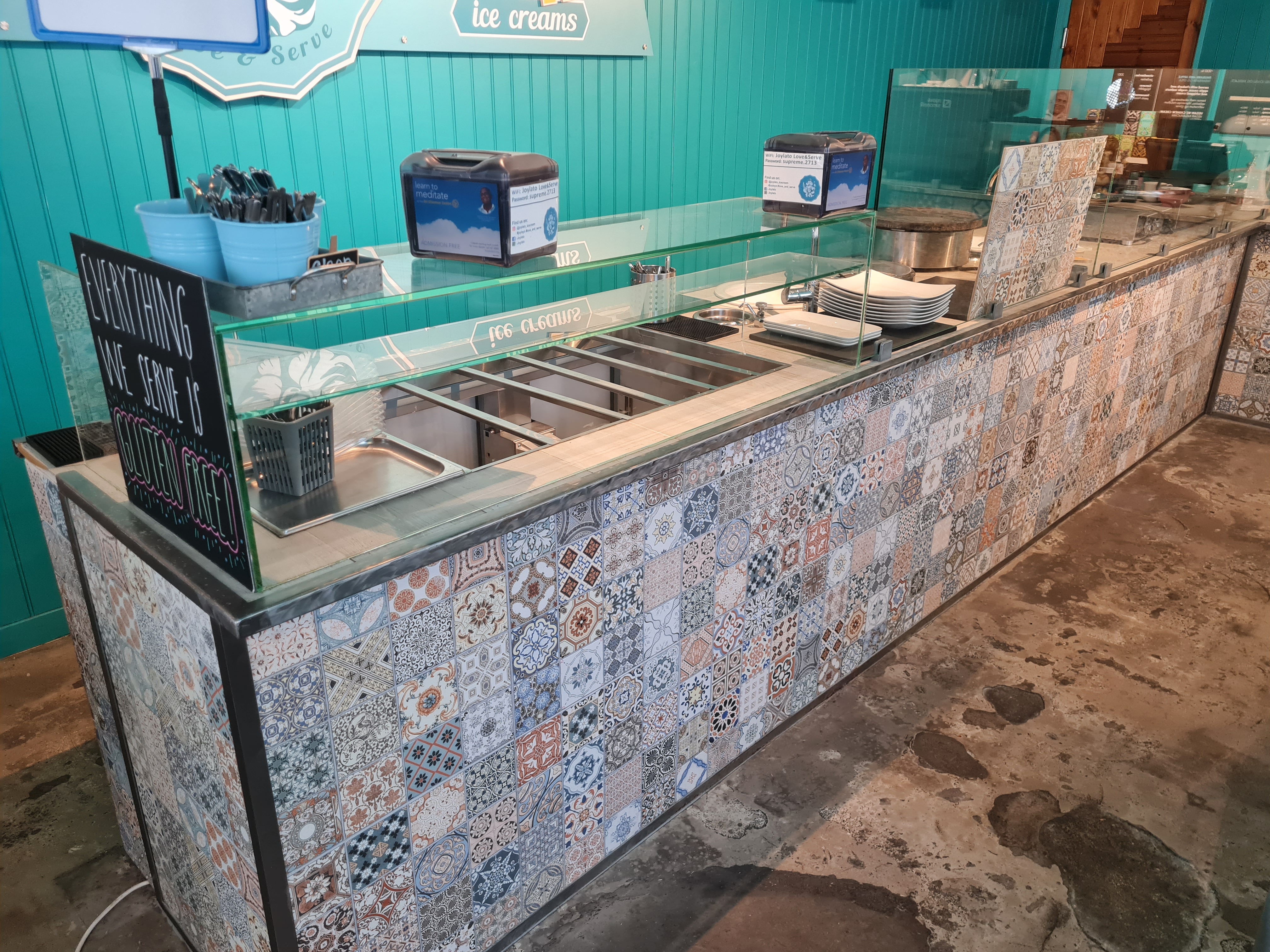 SELT / SOLD - Preppborð - innbyggður í verslunarborð - salatborð 5