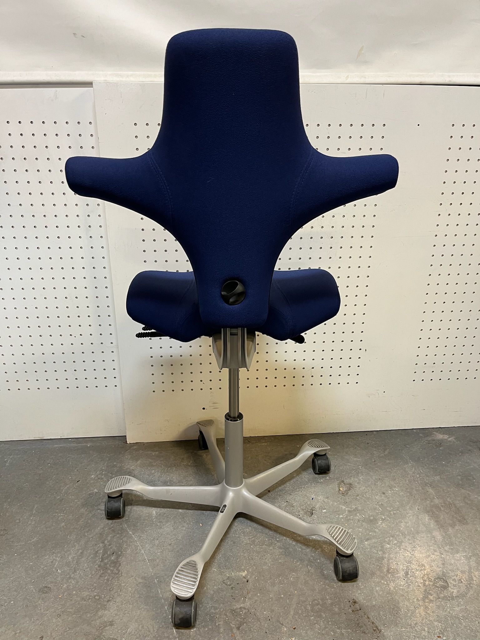 SELT / SOLD Håg Capisco 8106 stuðningsstóll frá E.G. skriftofuhúsgögn 3