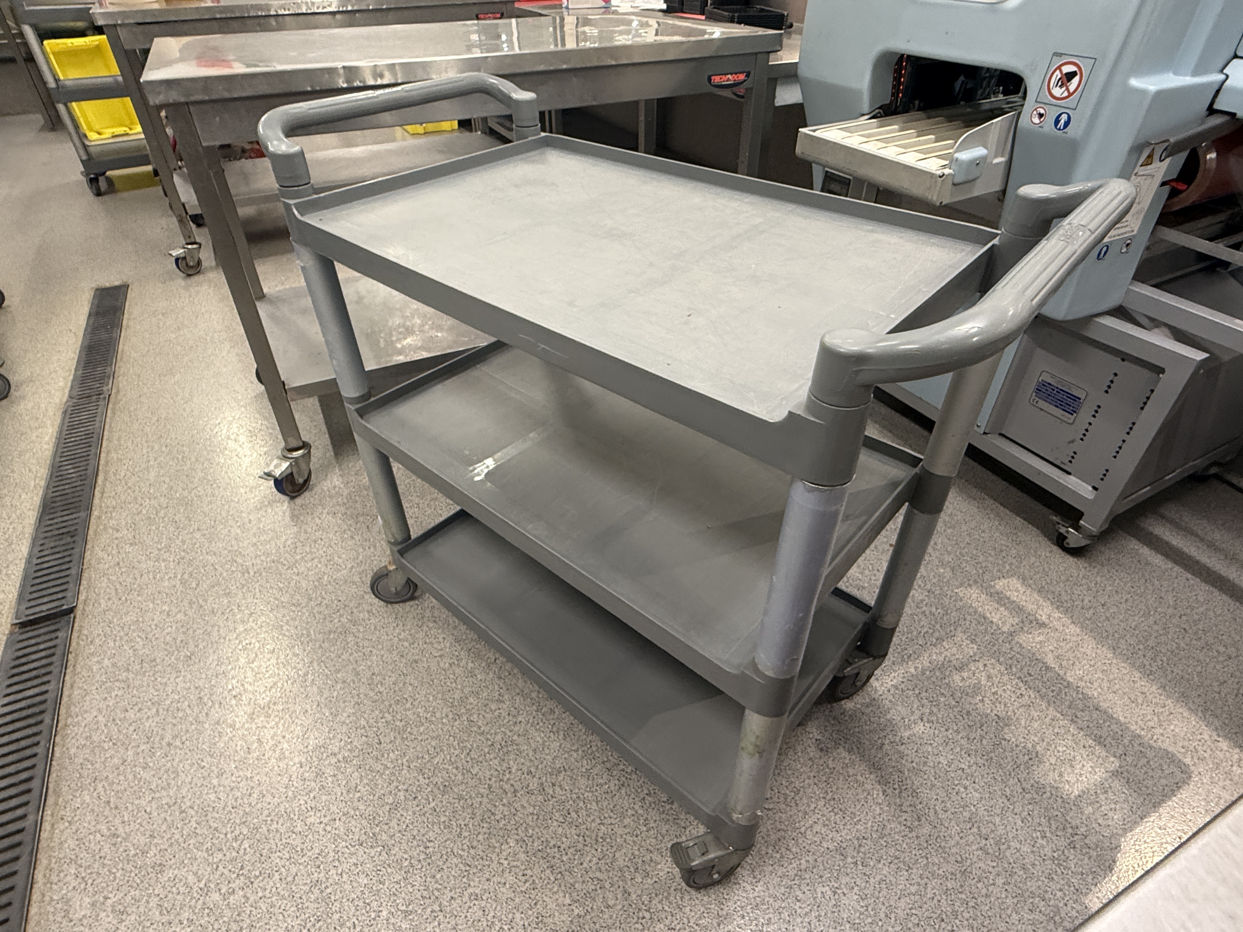 SELT / SOLD Pujadas handvagn plast 3 hillur 90x56x96sm 9