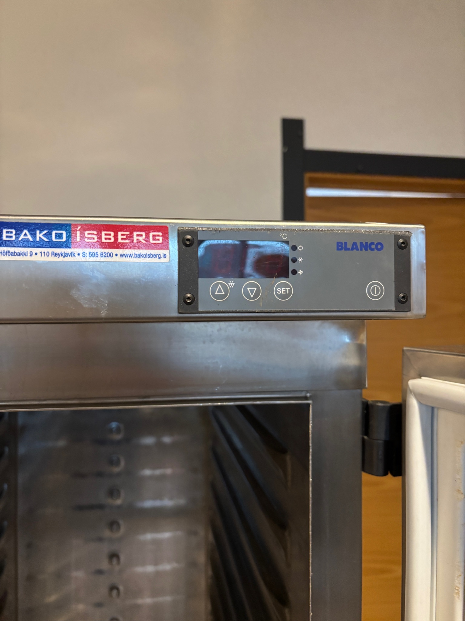 SELT / SOLD Blanco kæliskápur á hjólum frá BVT, 20 hillur (2 stk.) 3