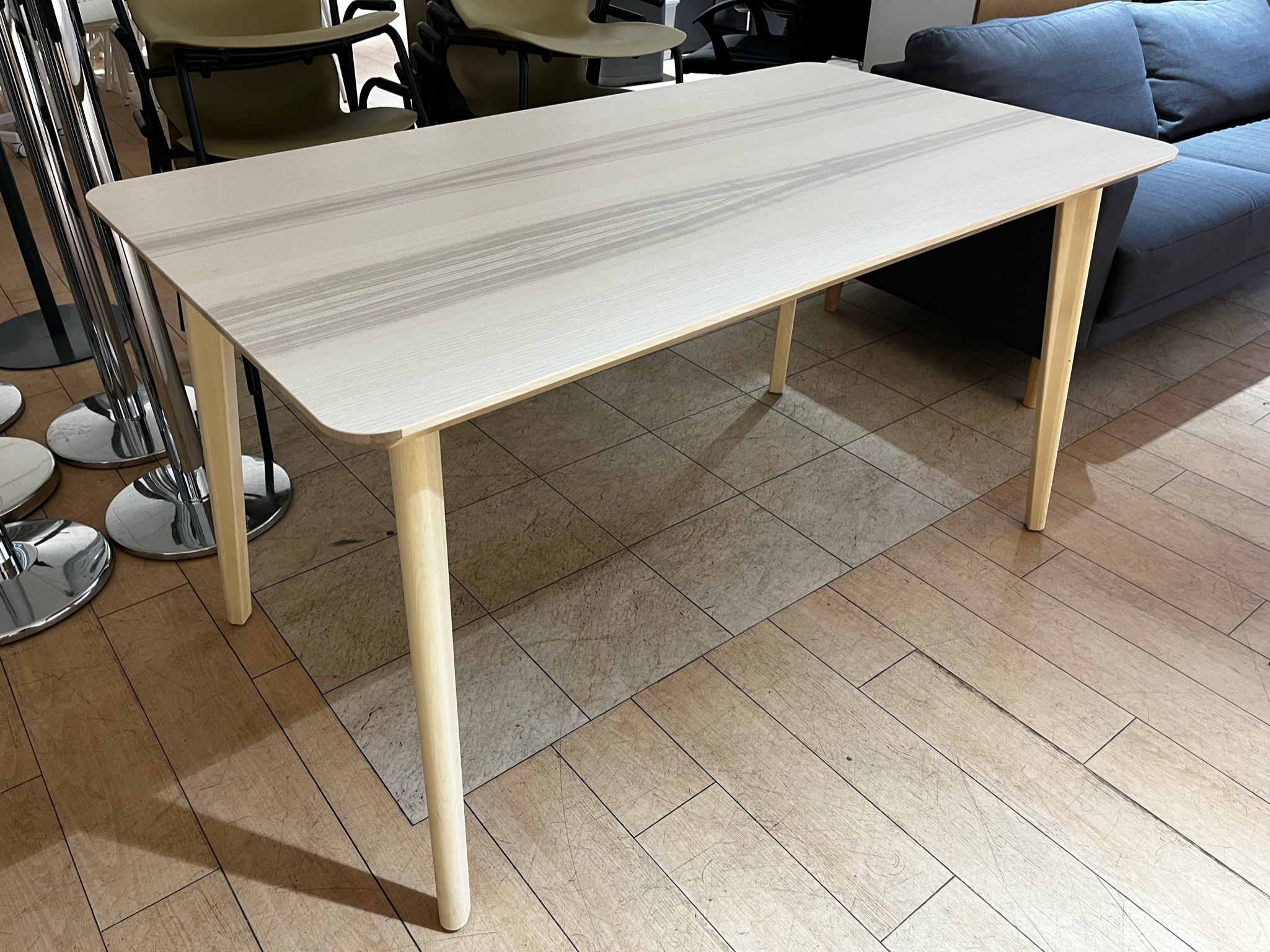 SELT / SOLD Eldhúsborð LISABO IKEA 140 x 78 2