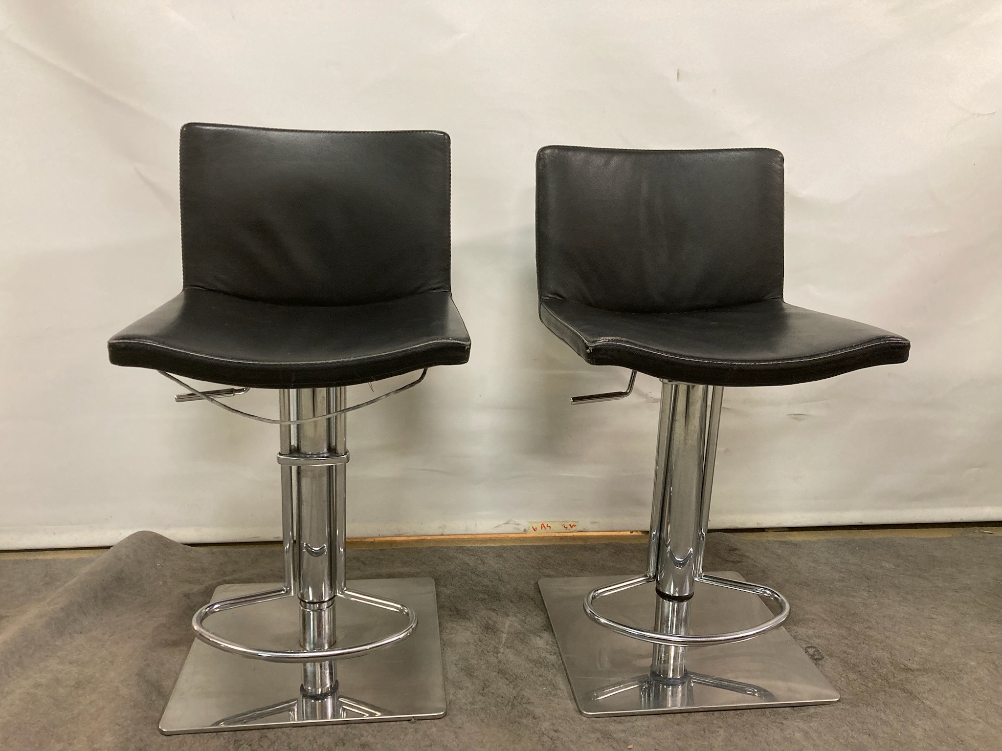 SELT / SOLD Barstólar - leður 3