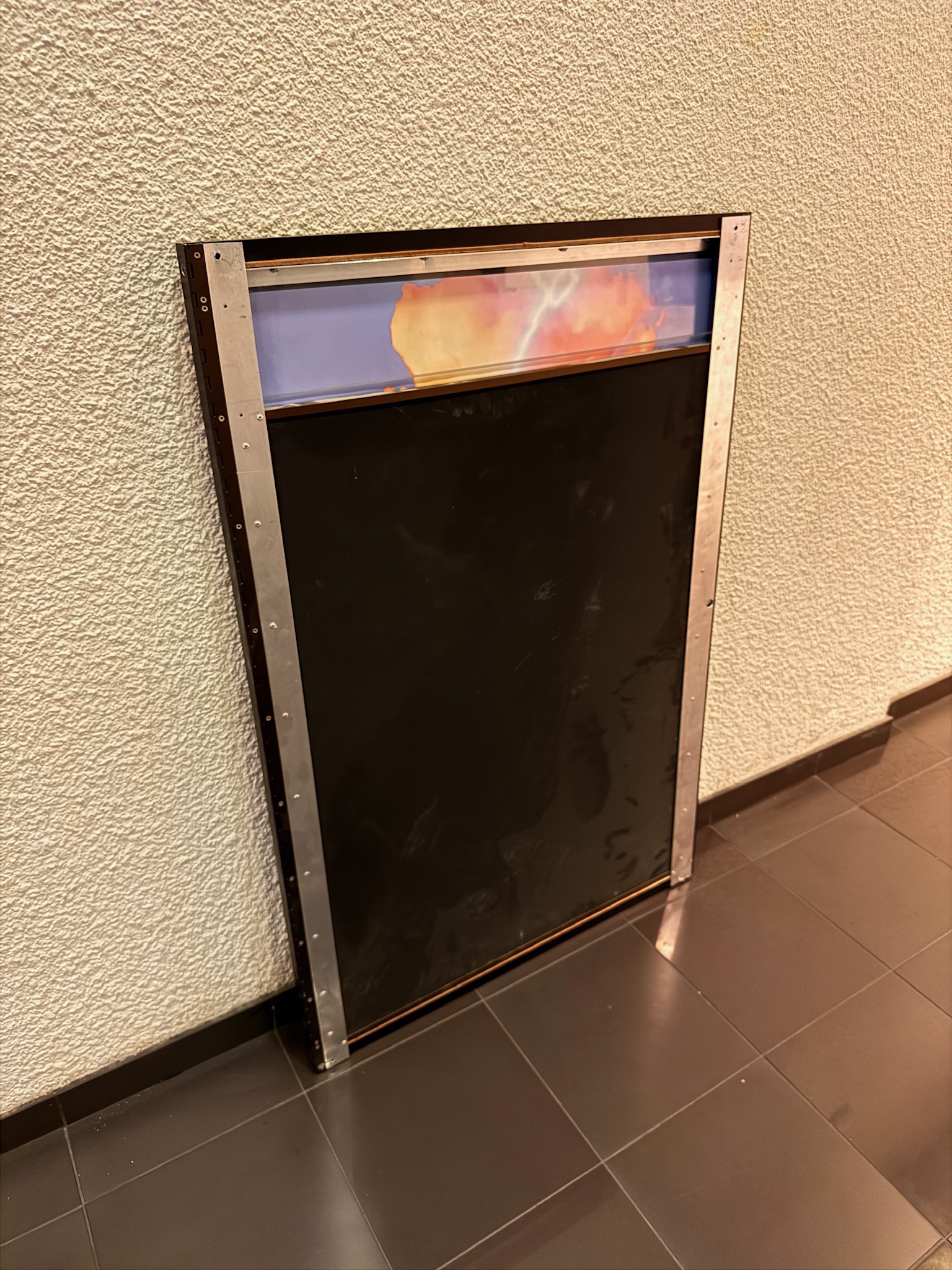 SELT / SOLD Kvikmyndakassi fyrir kynningarplaköt og auglýsingar, H111xB75sm. 5